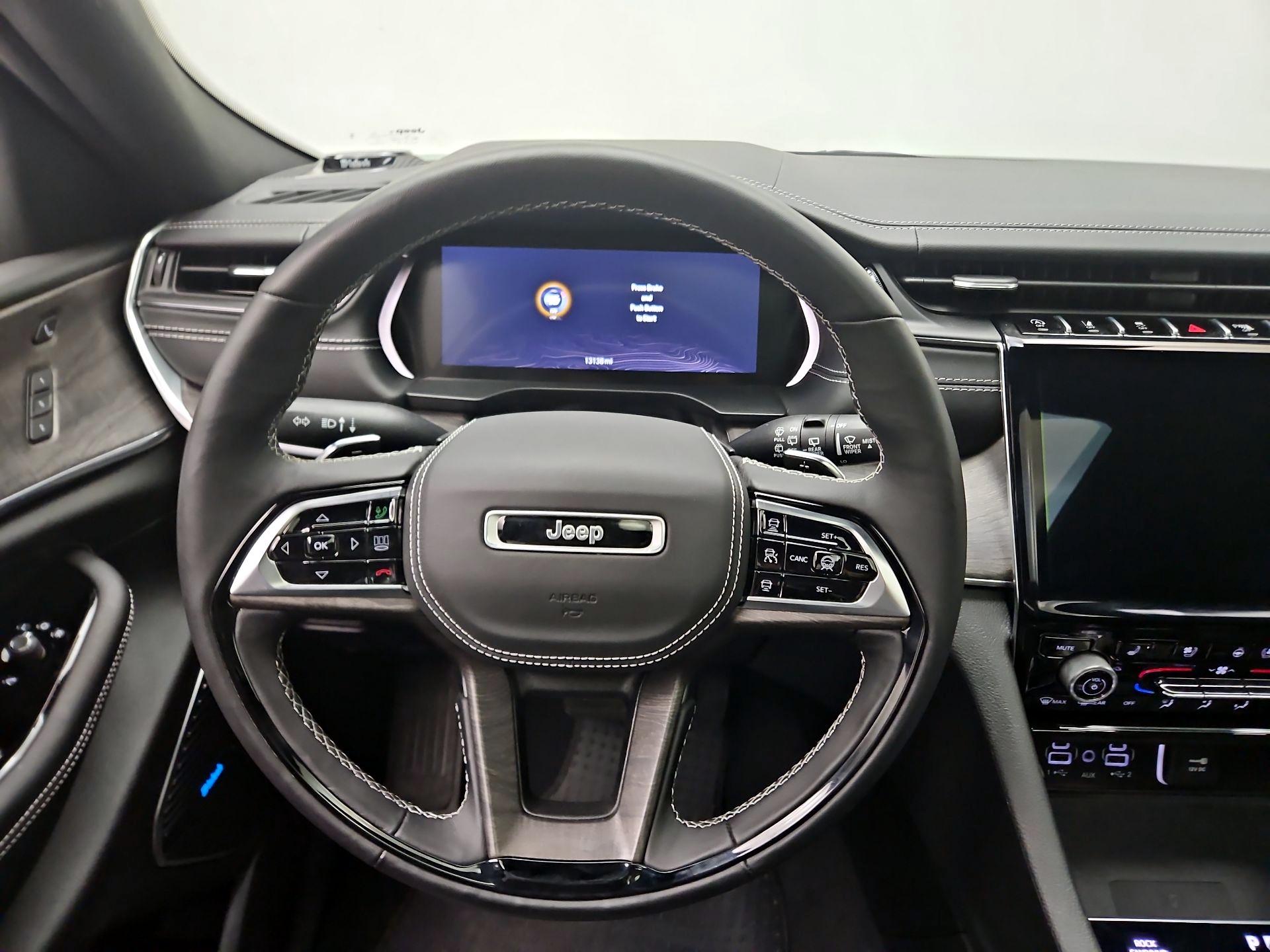 Thumbnail: 2023 Jeep Grand Cherokee - 10