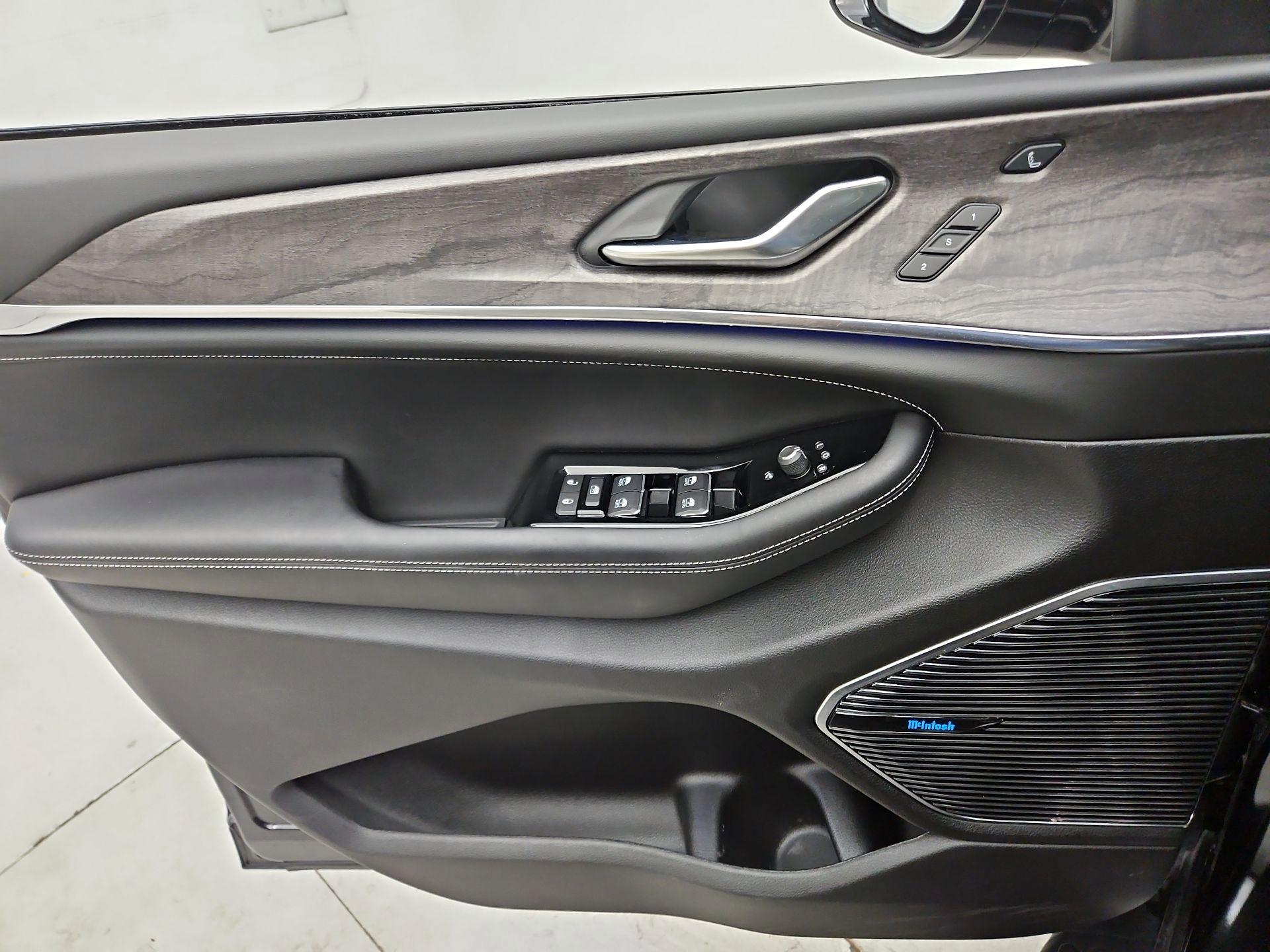 Thumbnail: 2023 Jeep Grand Cherokee - 12