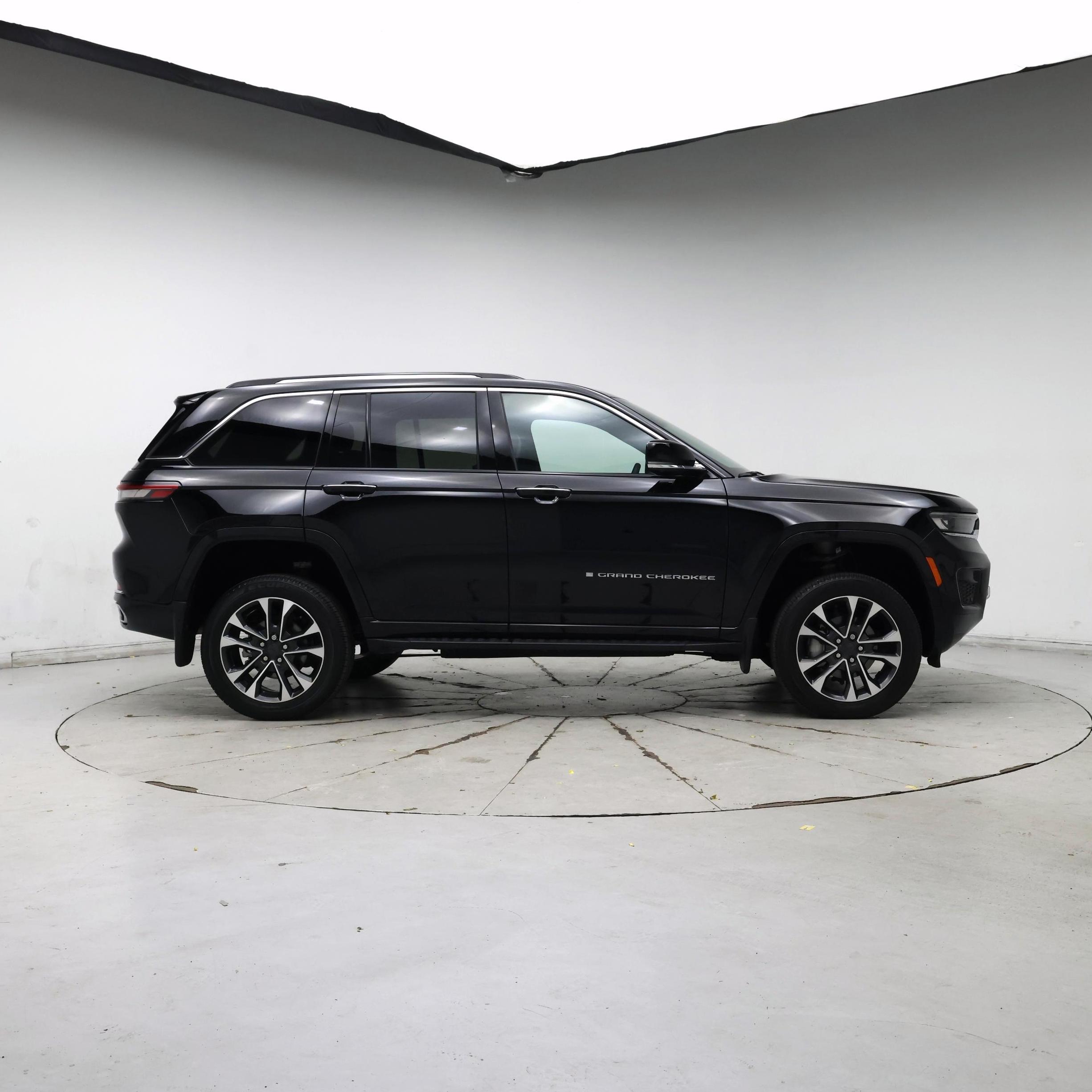 Thumbnail: 2023 Jeep Grand Cherokee - 7