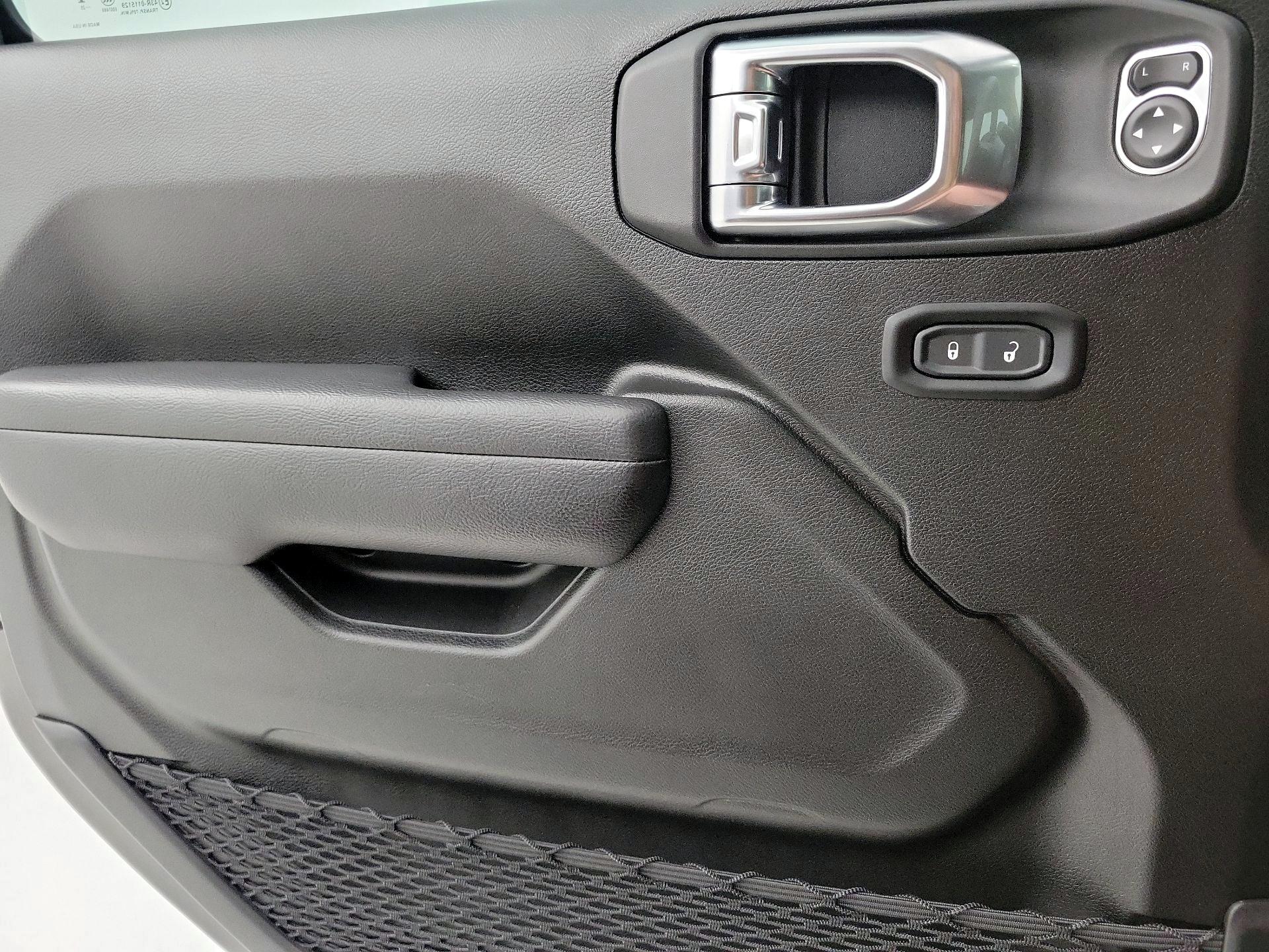 Thumbnail: 2025 Jeep Gladiator - 12