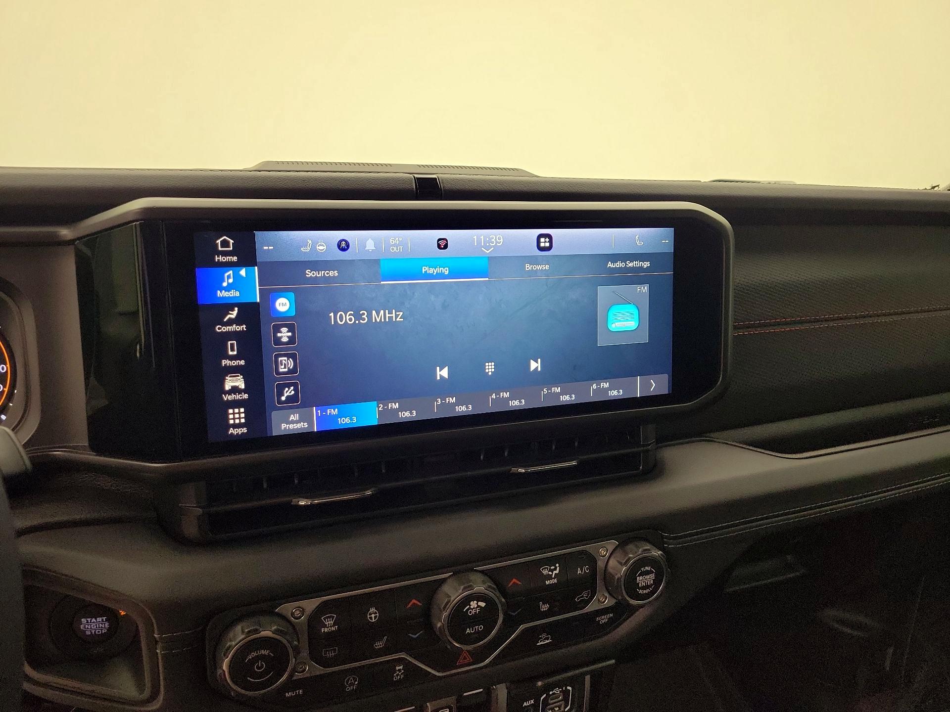 Thumbnail: 2025 Jeep Gladiator - 15