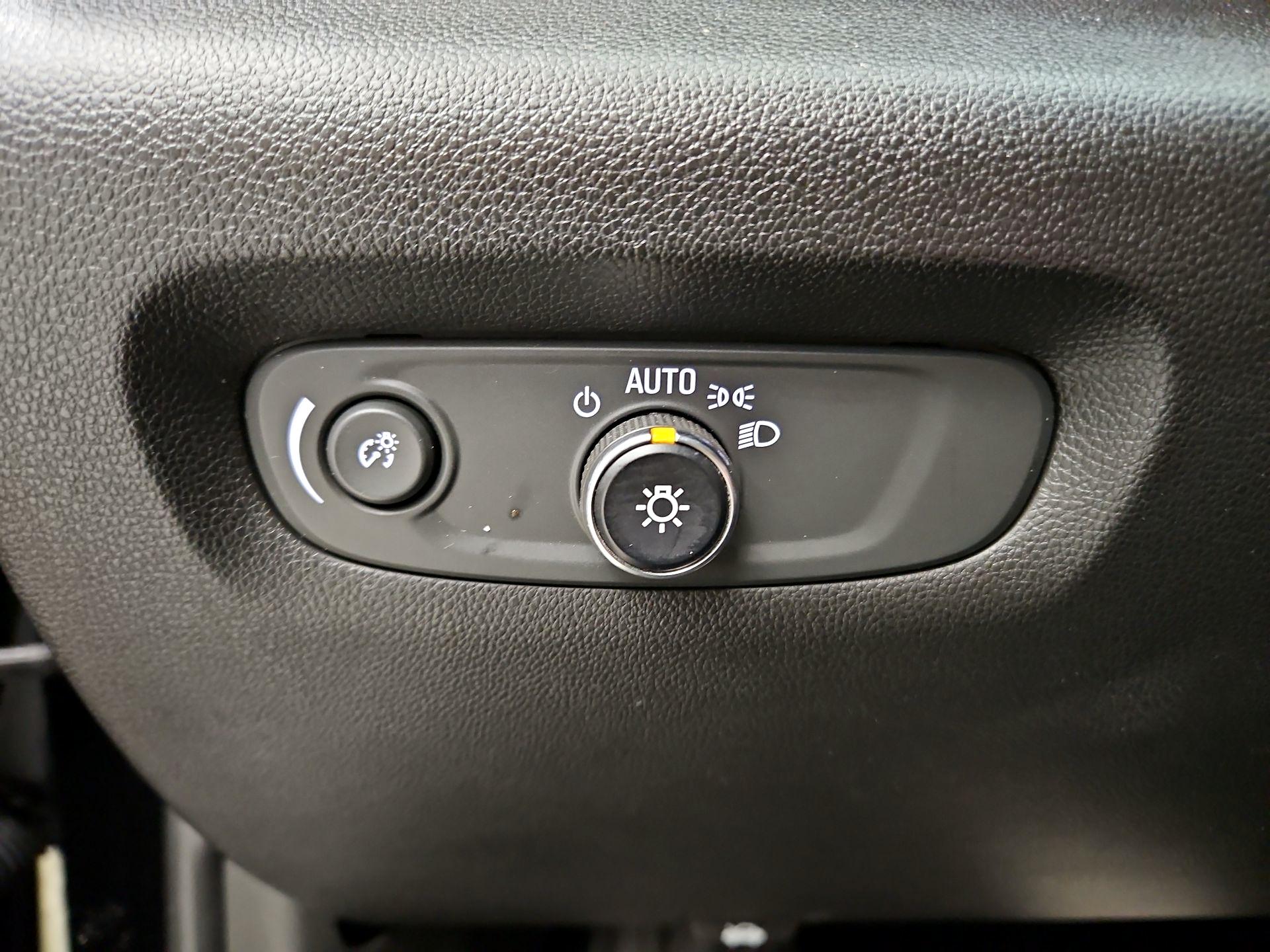 Thumbnail: 2018 Chevrolet Traverse - 13