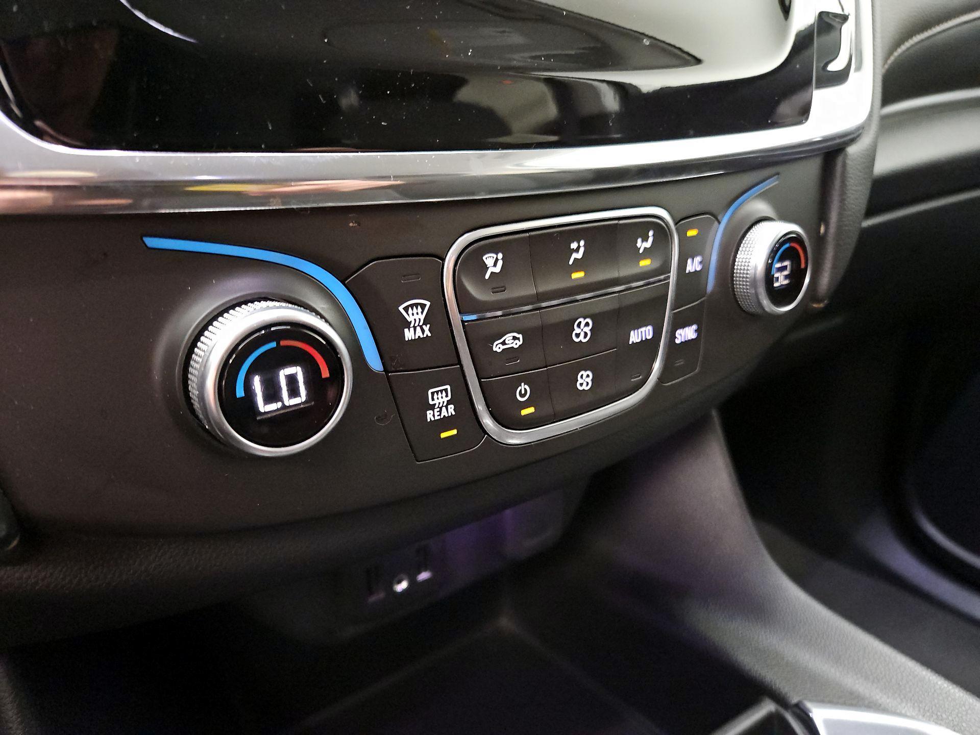 Thumbnail: 2018 Chevrolet Traverse - 16