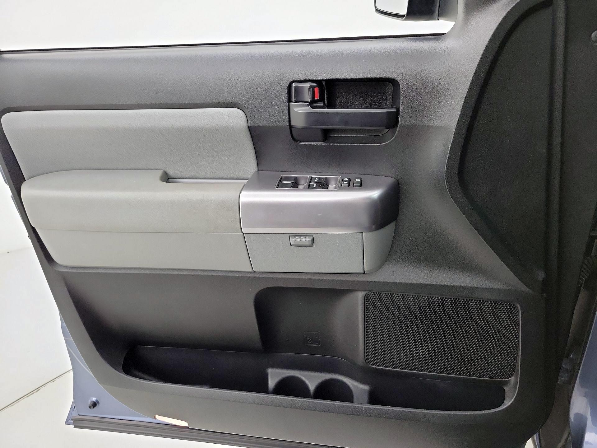Thumbnail: 2020 Toyota Sequoia - 12