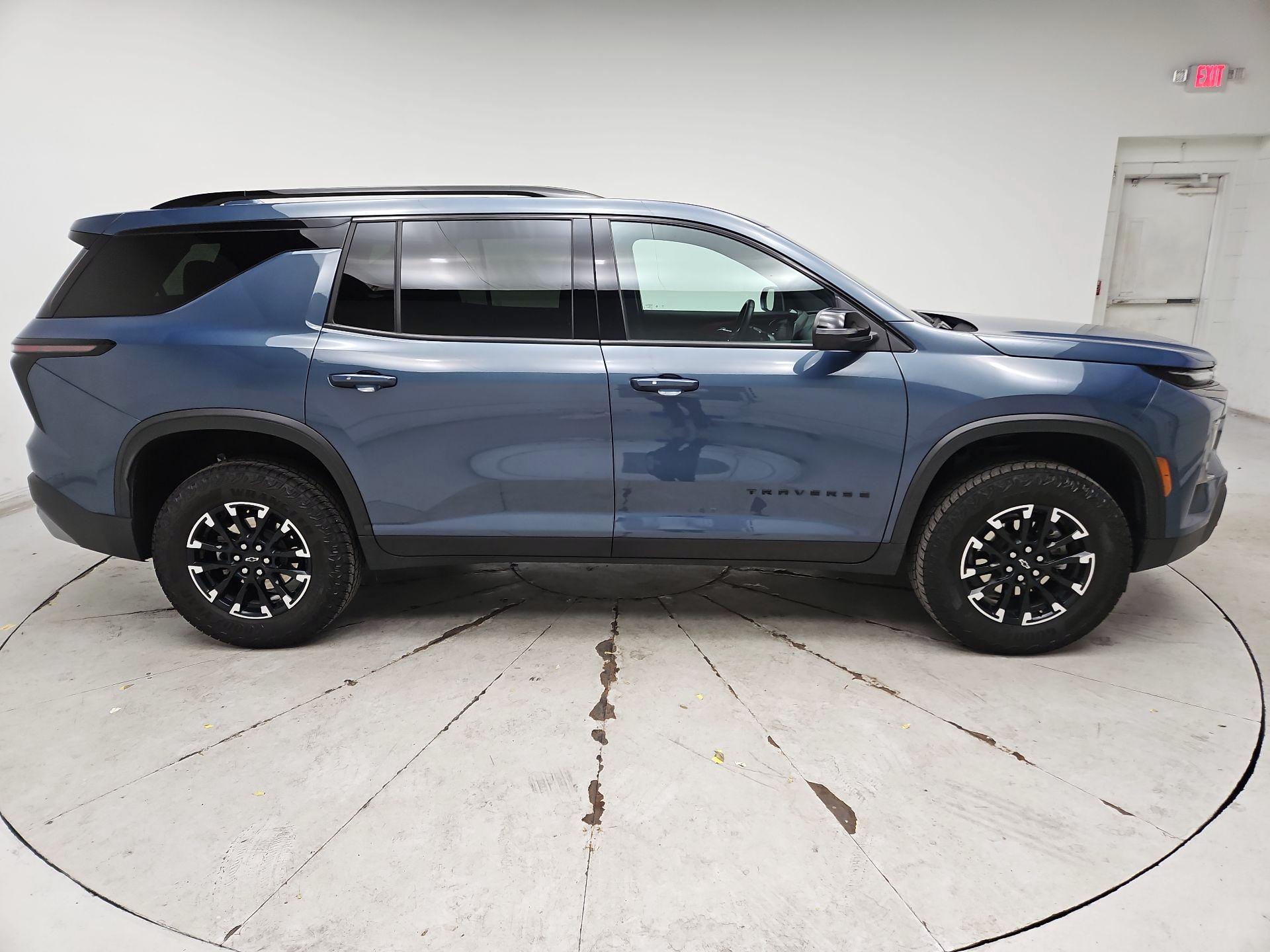 Thumbnail: 2025 Chevrolet Traverse - 4