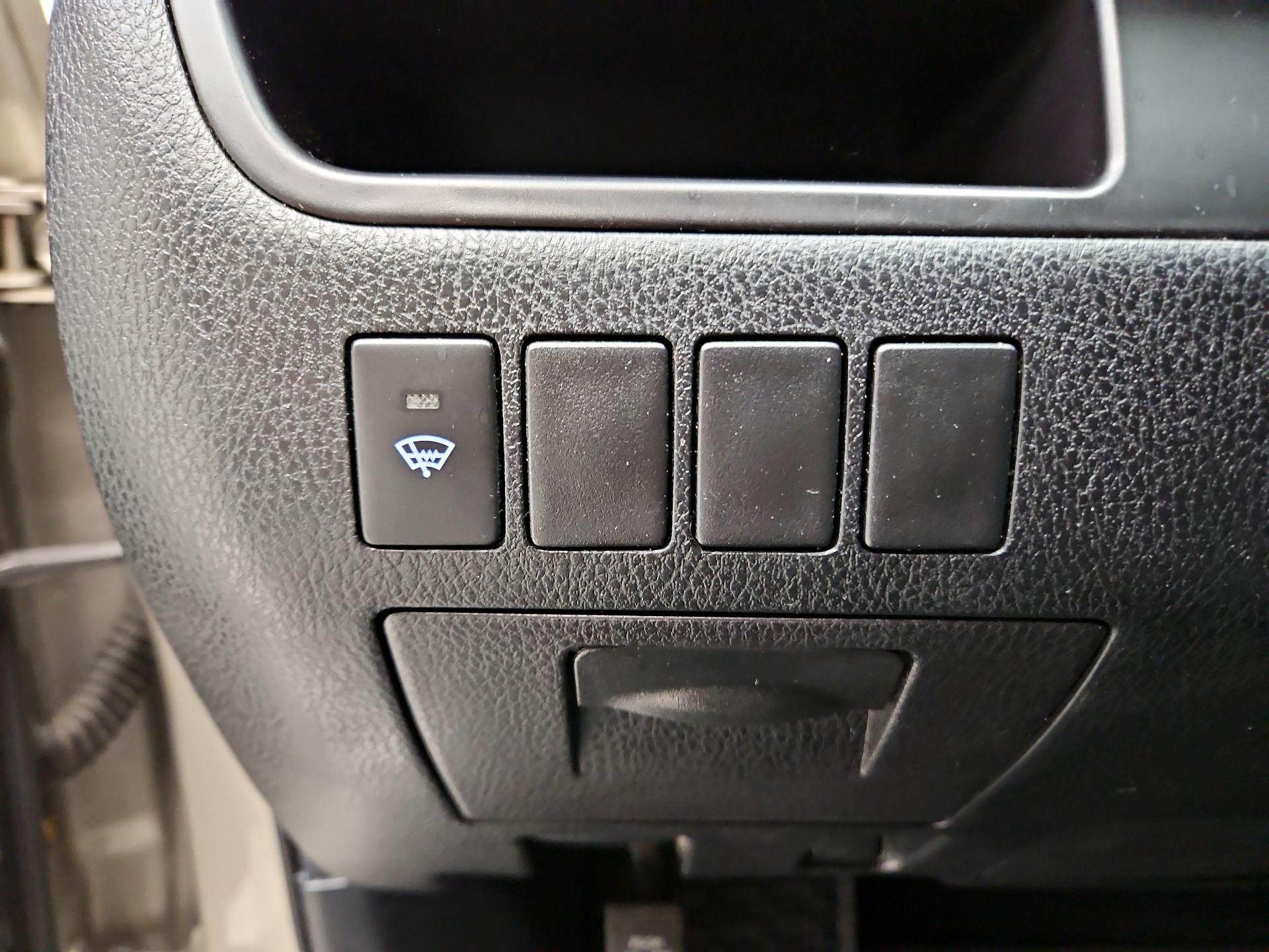 Thumbnail: 2016 Toyota Highlander - 11