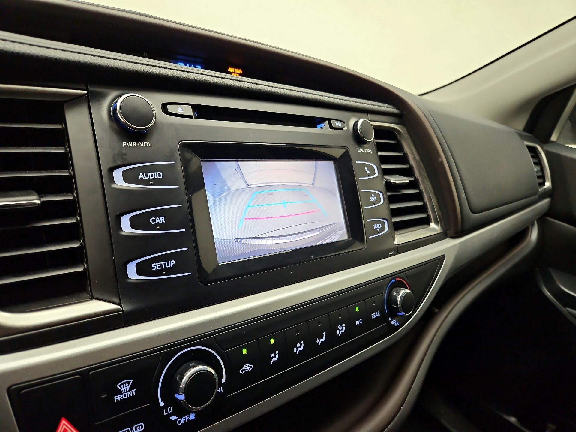 Thumbnail: 2016 Toyota Highlander - 12