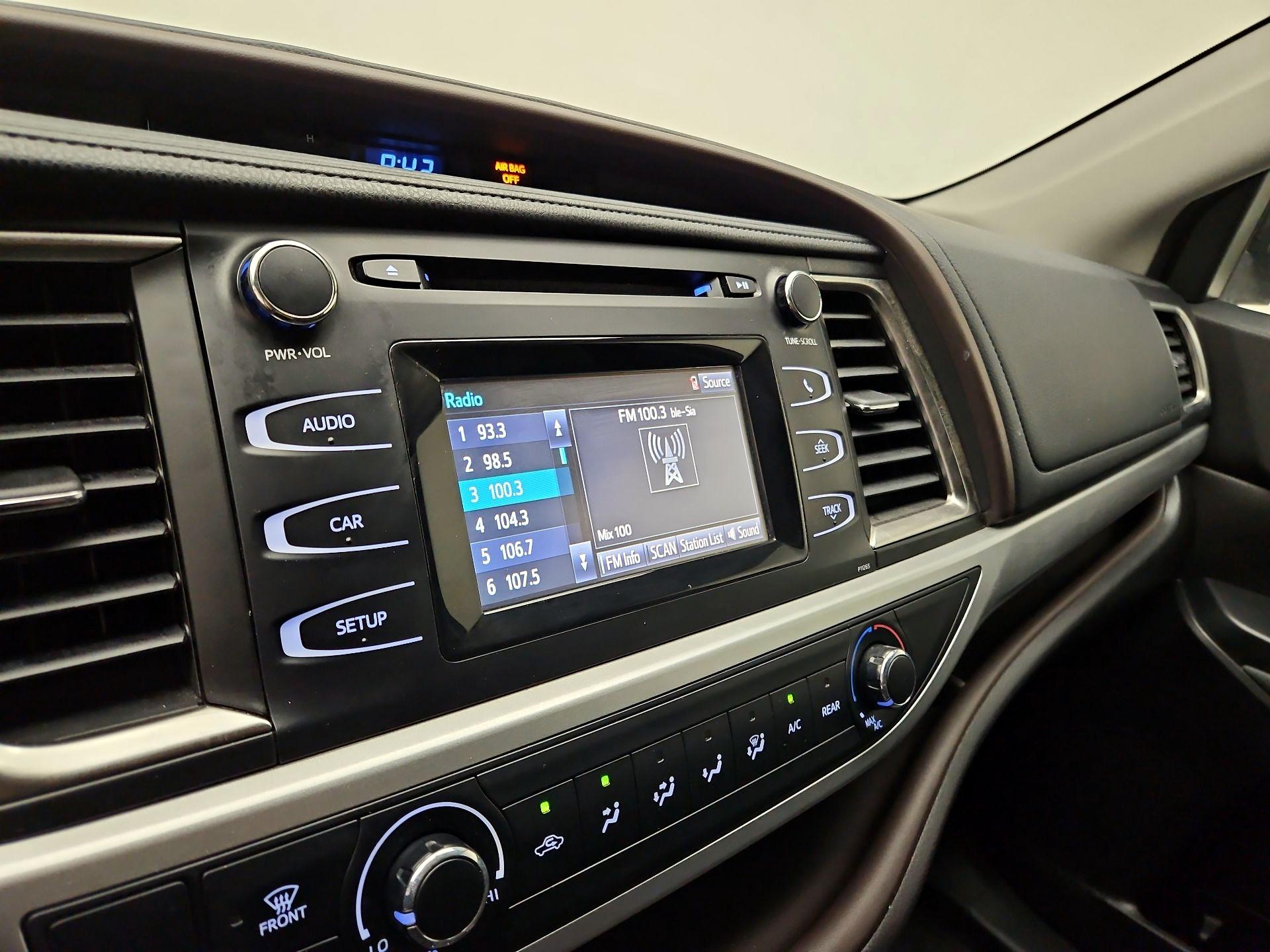 Thumbnail: 2016 Toyota Highlander - 13