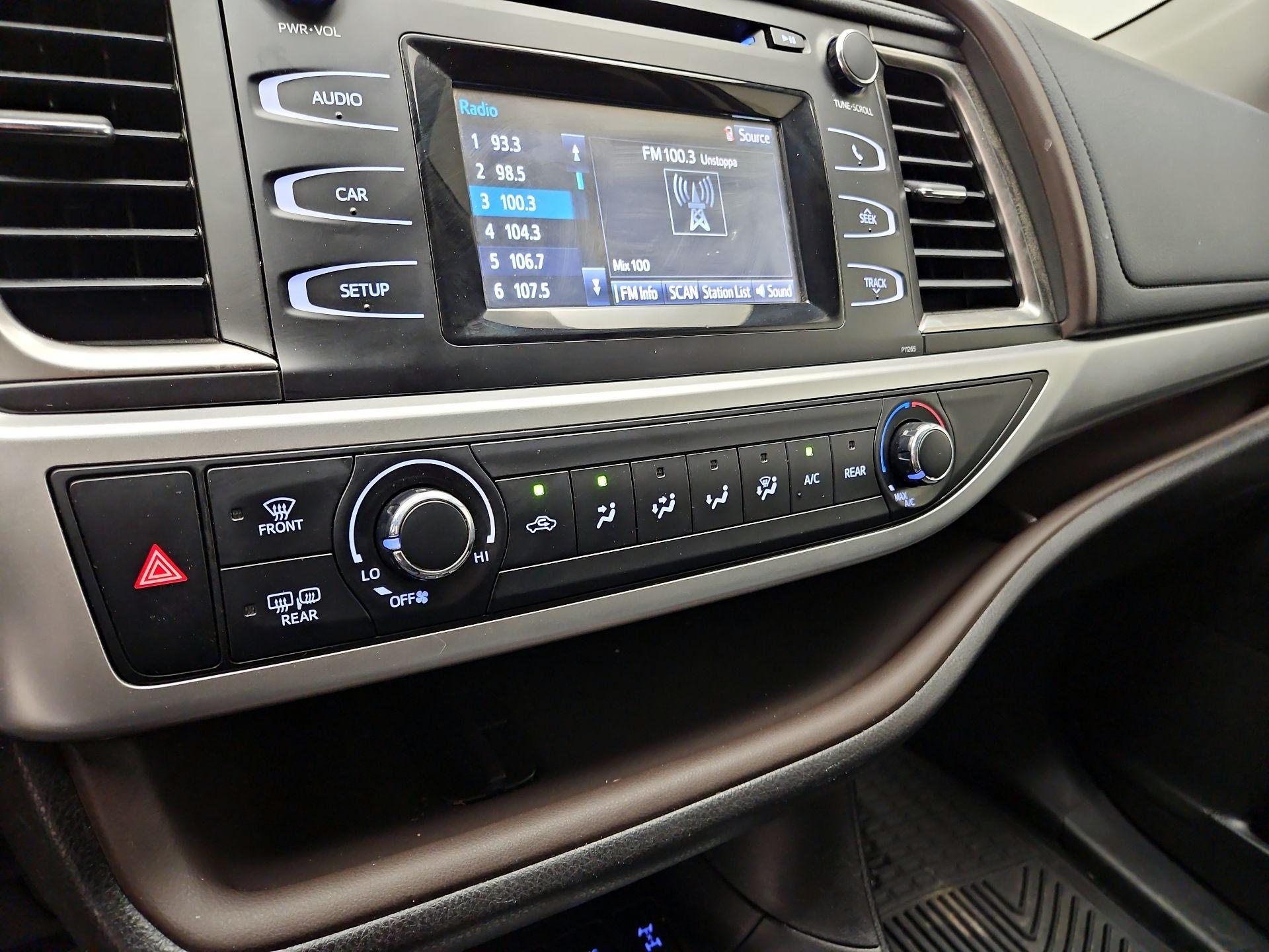 Thumbnail: 2016 Toyota Highlander - 14