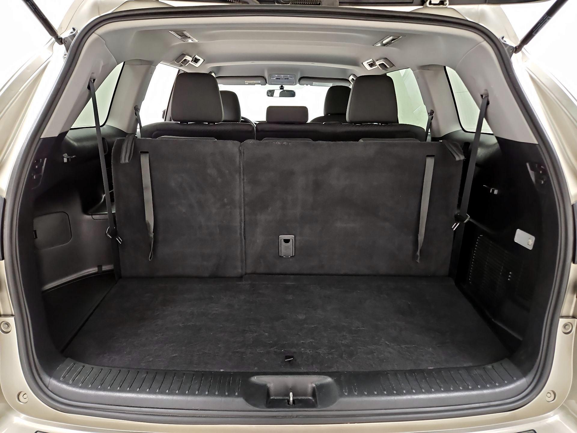 Thumbnail: 2016 Toyota Highlander - 19