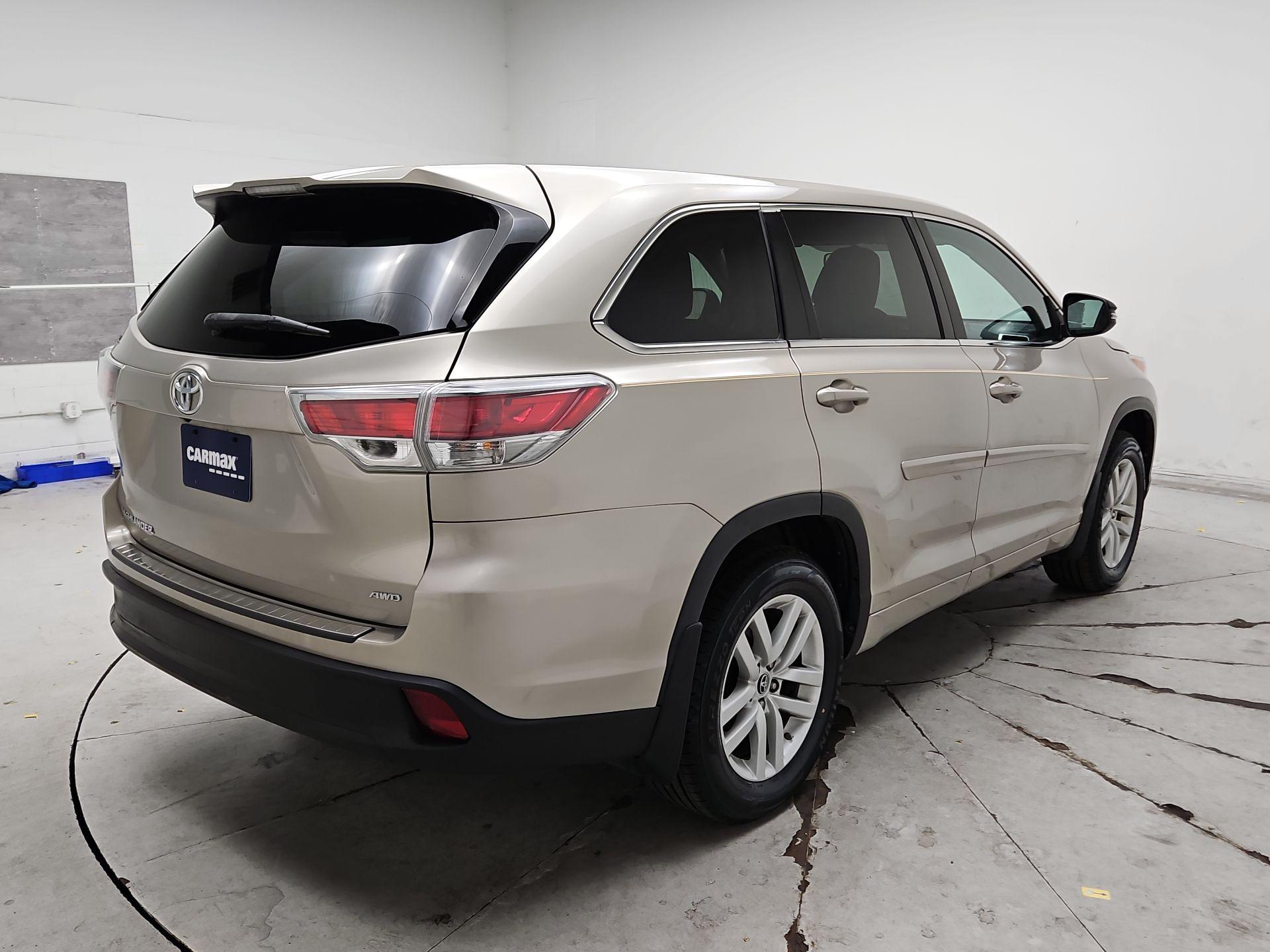 Thumbnail: 2016 Toyota Highlander - 5