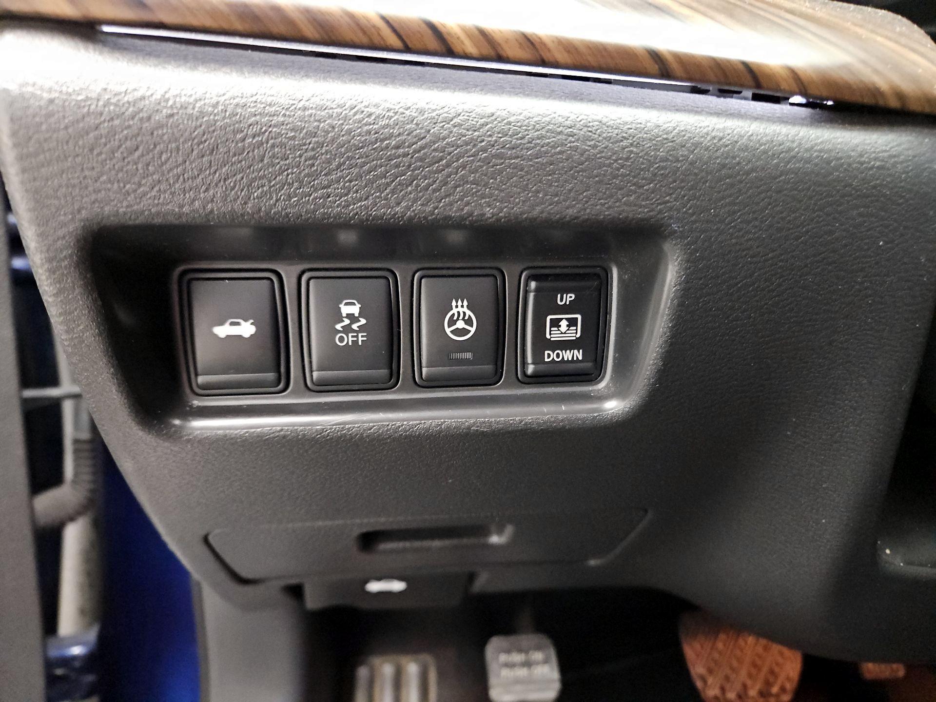 Thumbnail: 2016 Nissan Maxima - 13