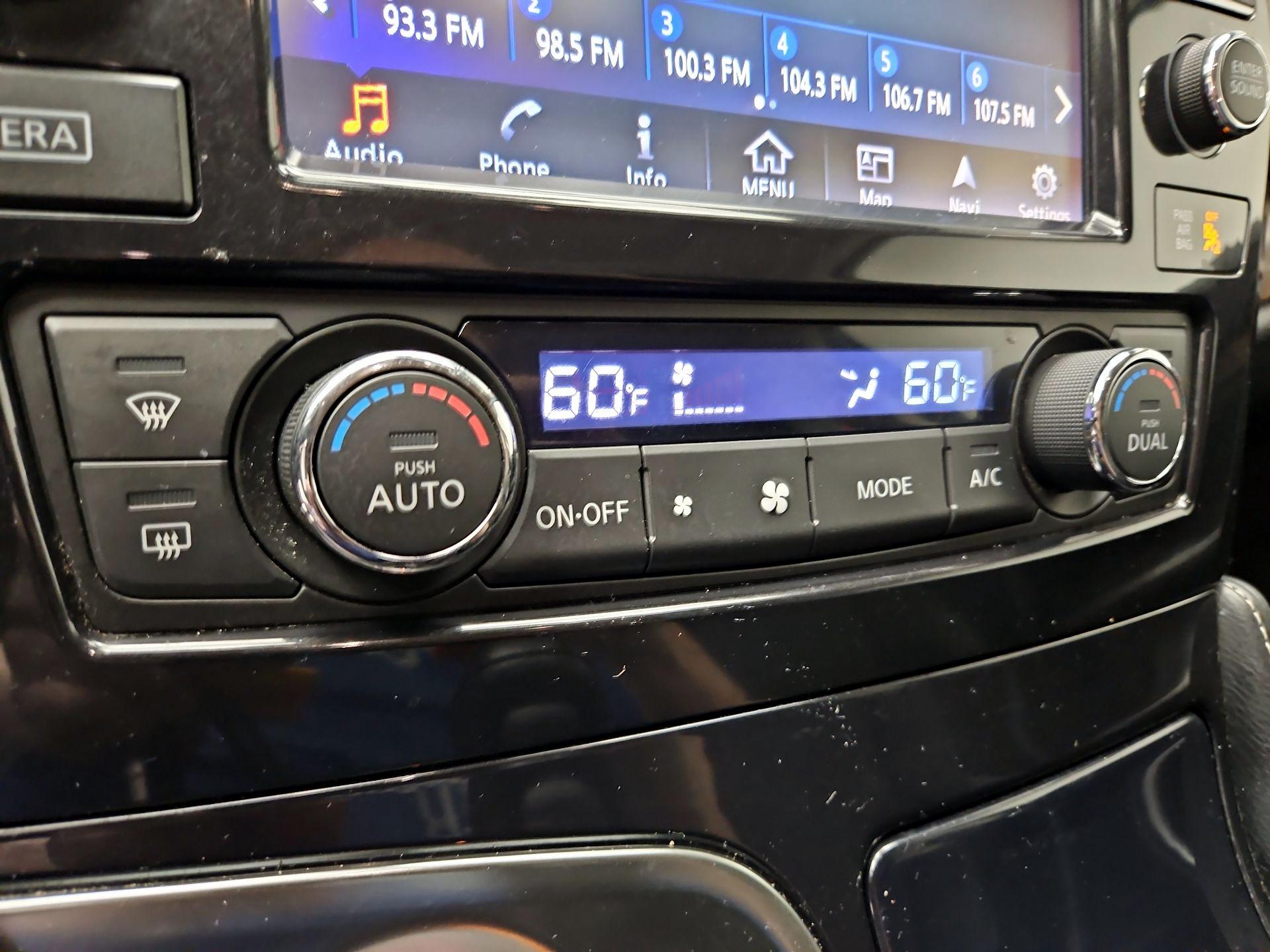 Thumbnail: 2016 Nissan Maxima - 17