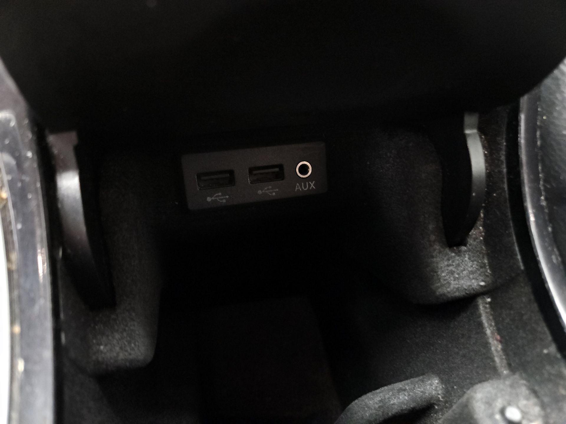 Thumbnail: 2016 Nissan Maxima - 19