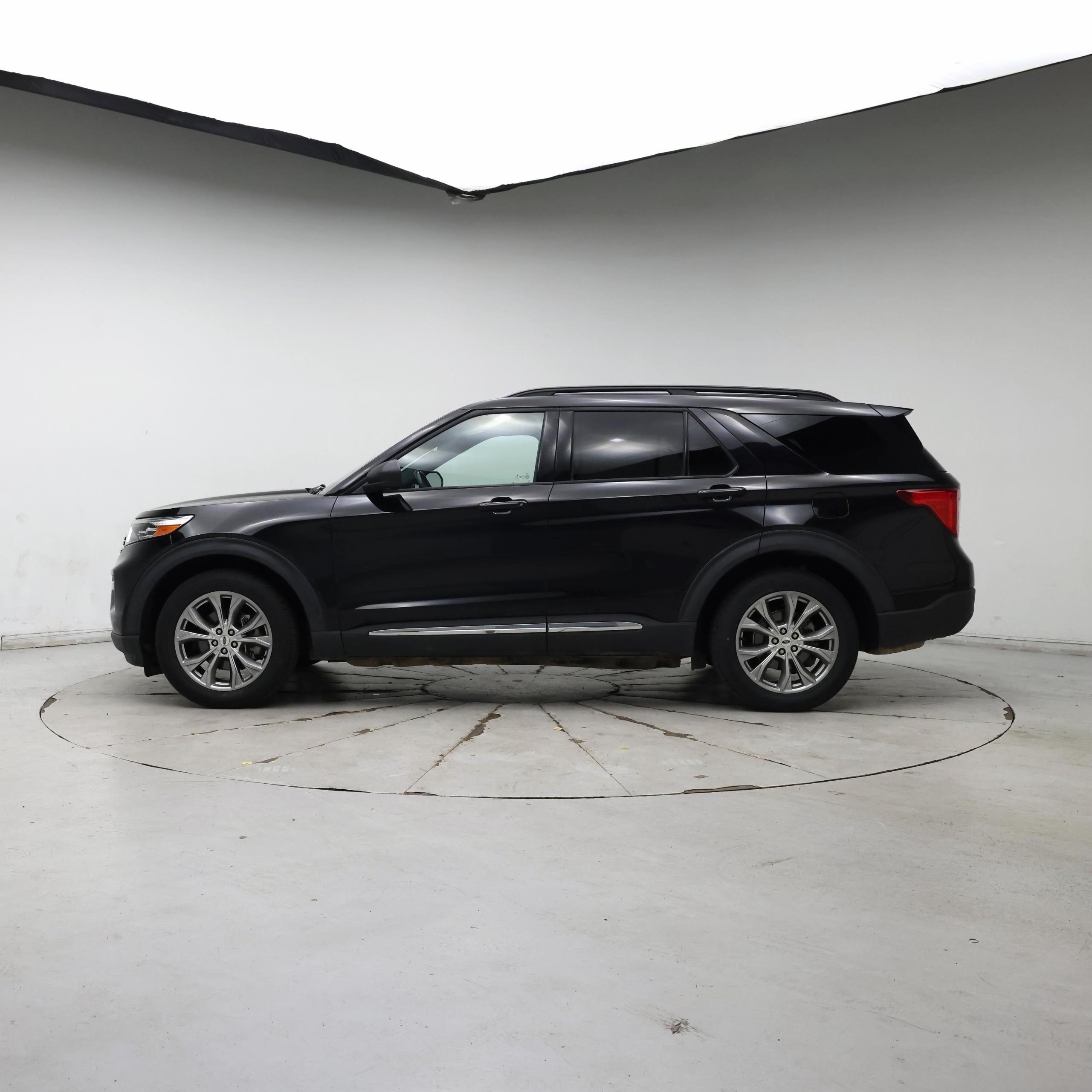 Thumbnail: 2020 Ford Explorer - 3