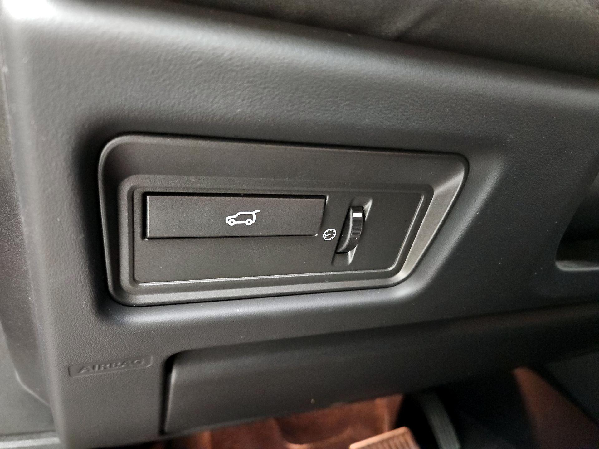 Thumbnail: 2015 Land Rover Range Rover Evoque - 13