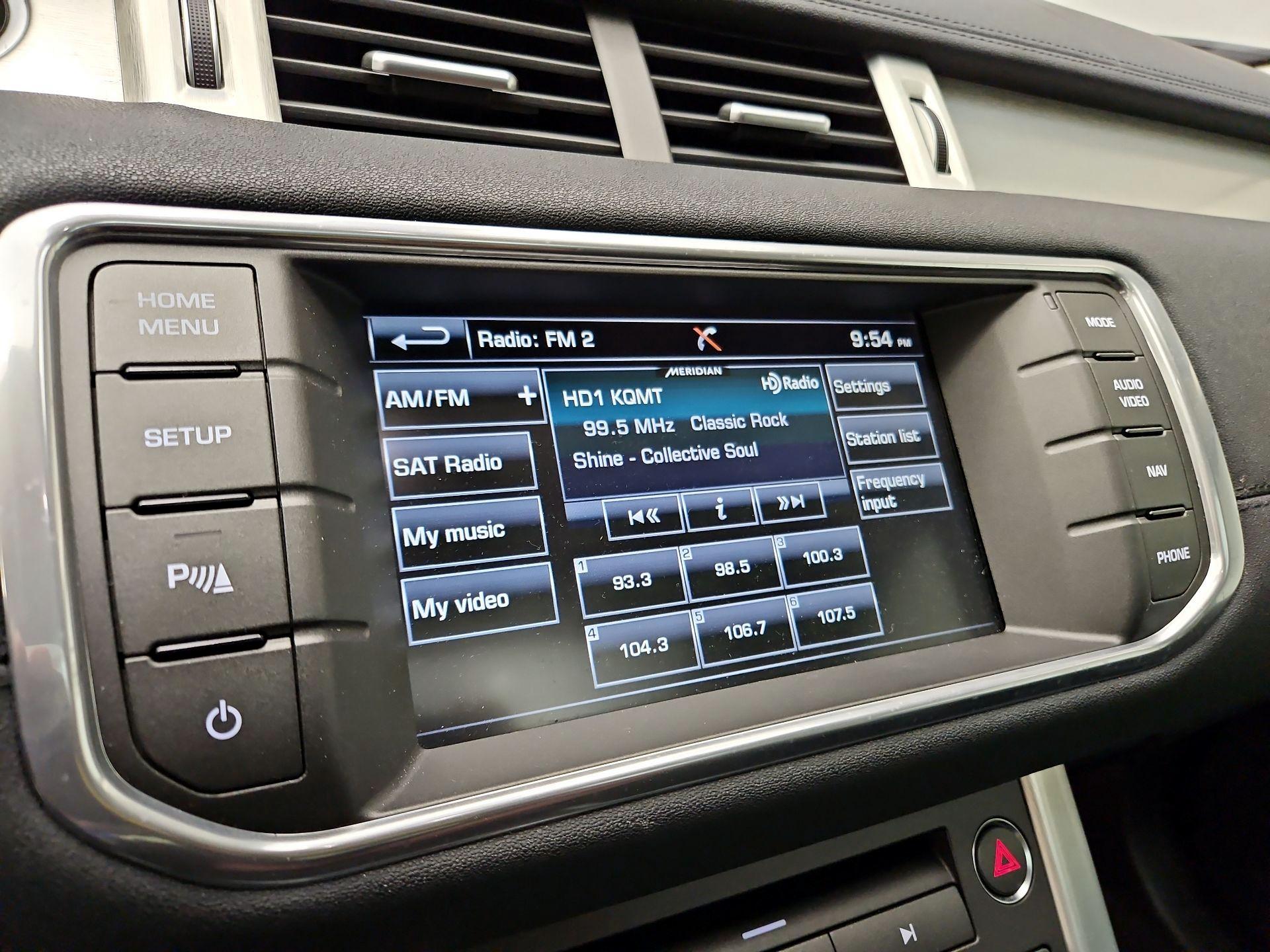 Thumbnail: 2015 Land Rover Range Rover Evoque - 16