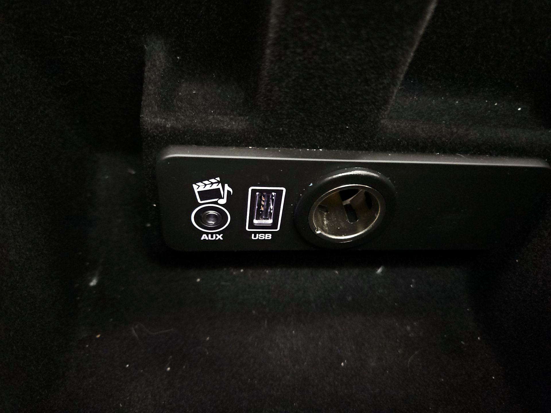 Thumbnail: 2015 Land Rover Range Rover Evoque - 19