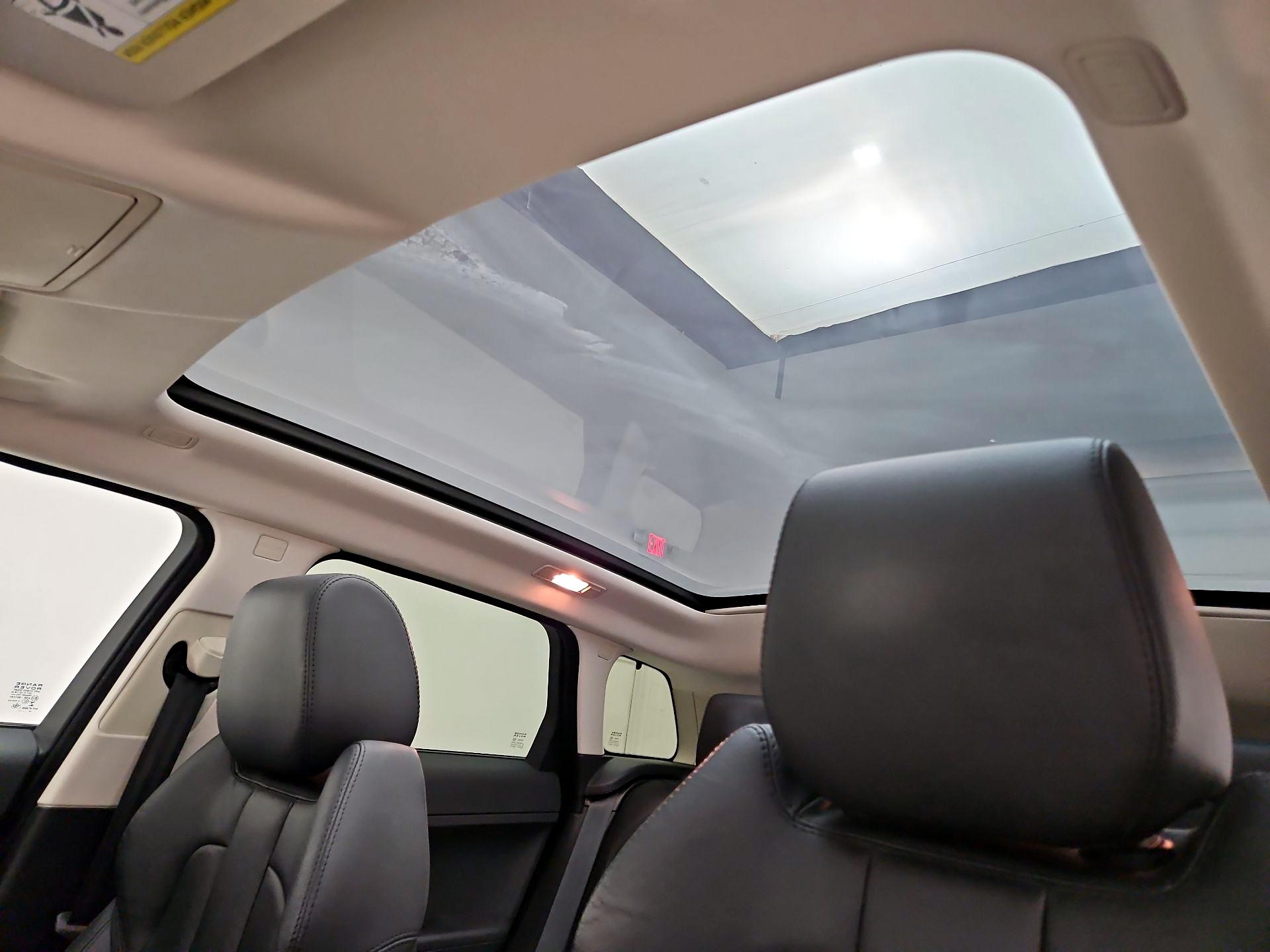 Thumbnail: 2015 Land Rover Range Rover Evoque - 20