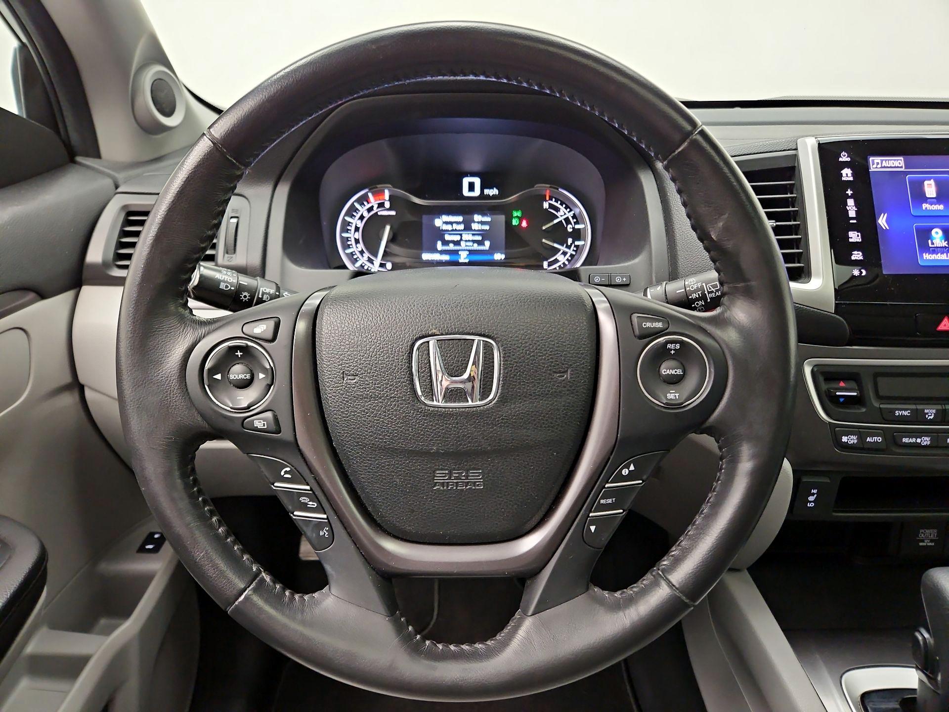 Thumbnail: 2018 Honda Pilot - 10