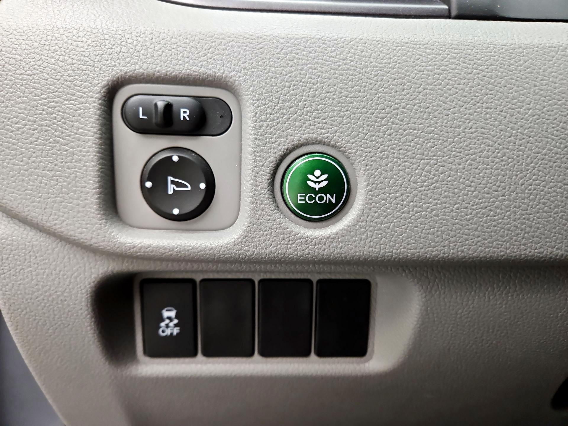 Thumbnail: 2018 Honda Pilot - 13