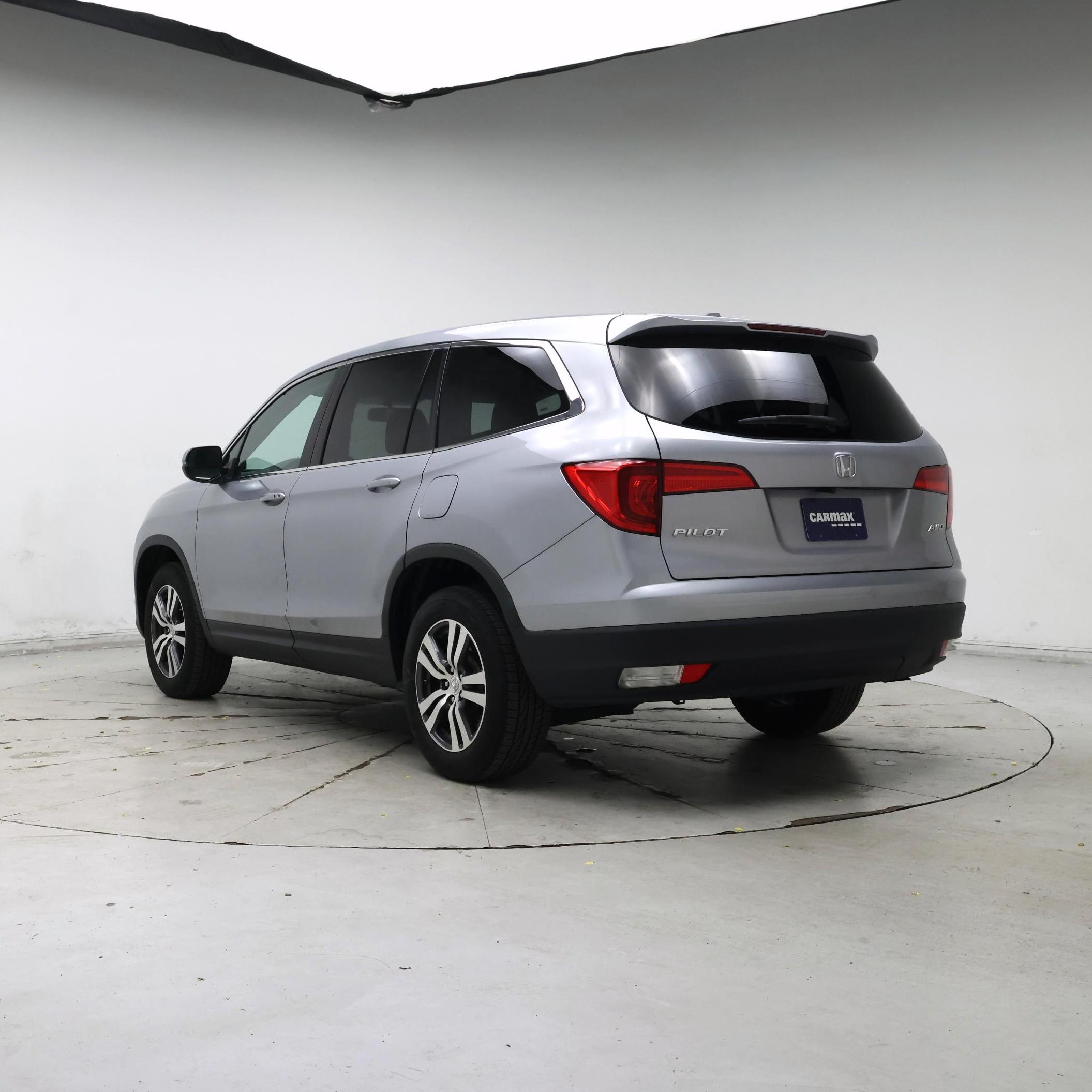 Thumbnail: 2018 Honda Pilot - 2