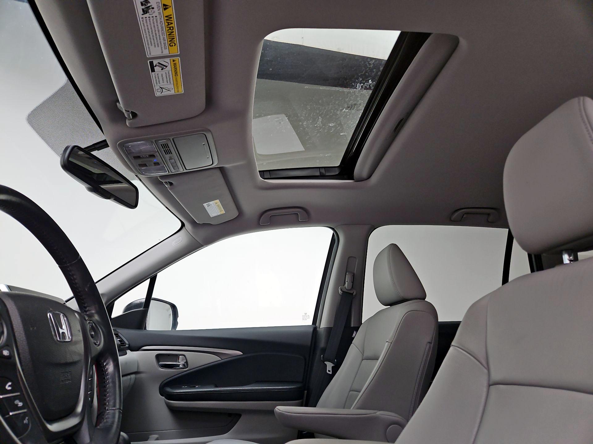 Thumbnail: 2018 Honda Pilot - 19