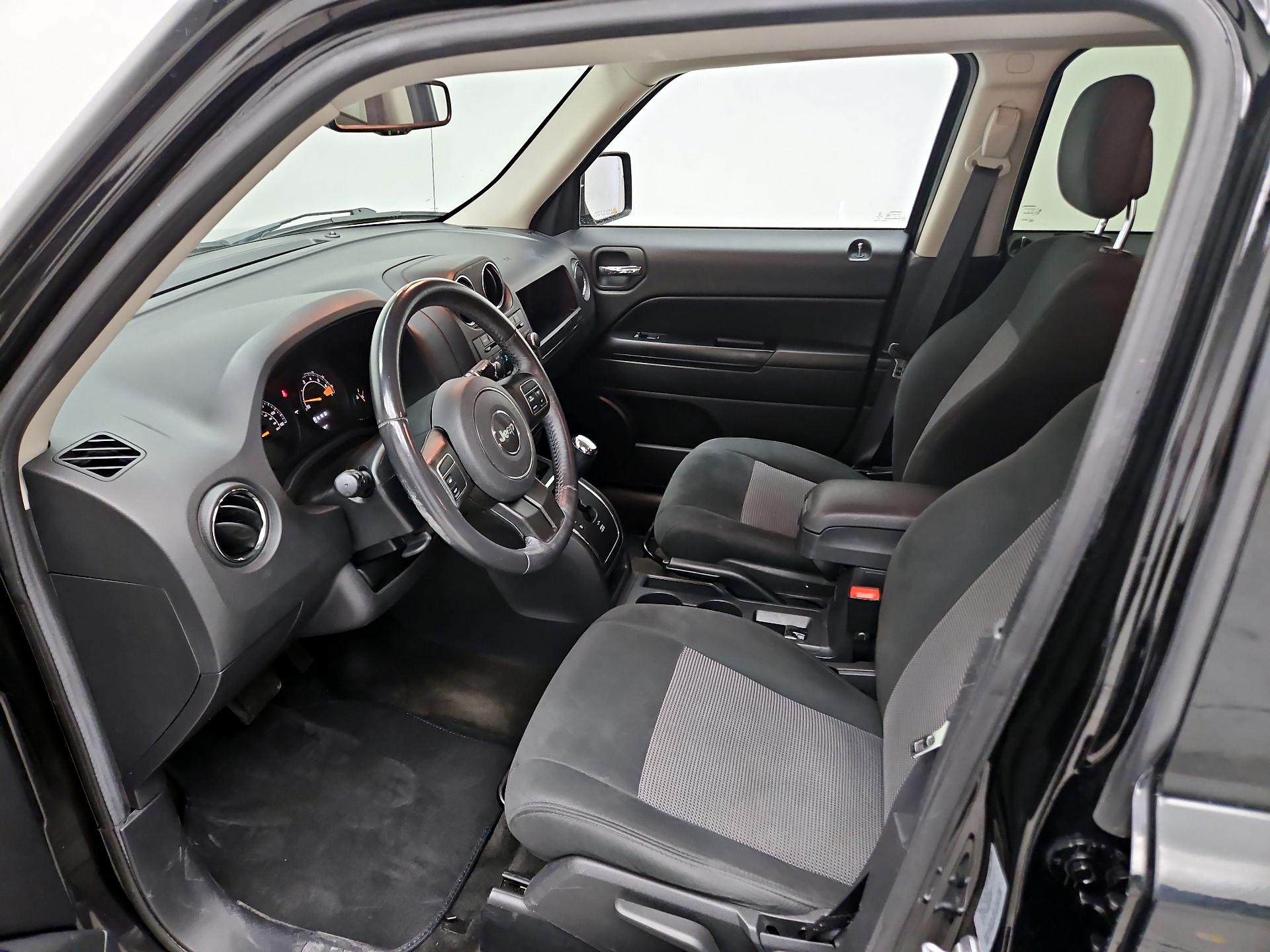 Thumbnail: 2017 Jeep Patriot - 11
