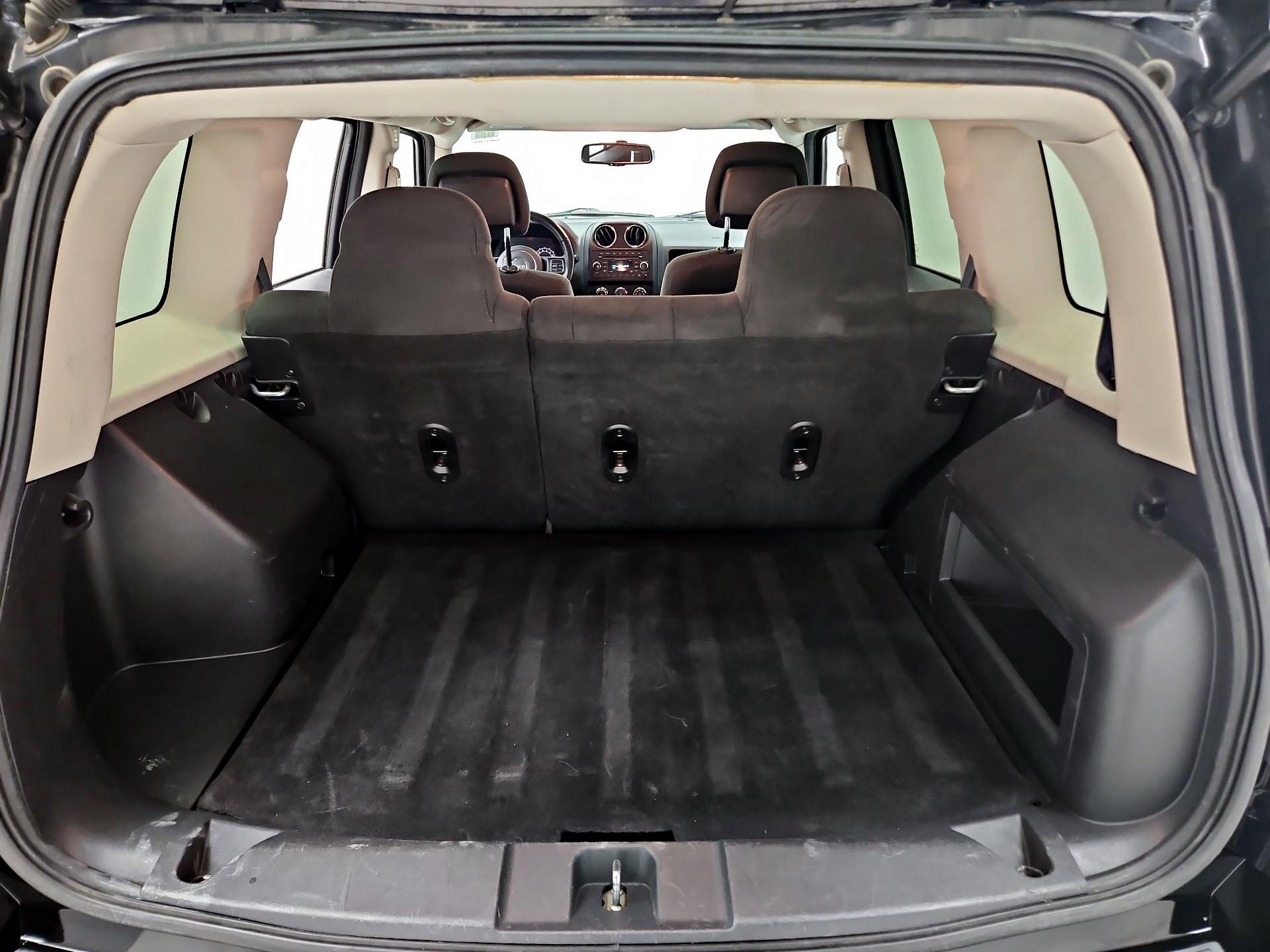 Thumbnail: 2017 Jeep Patriot - 18