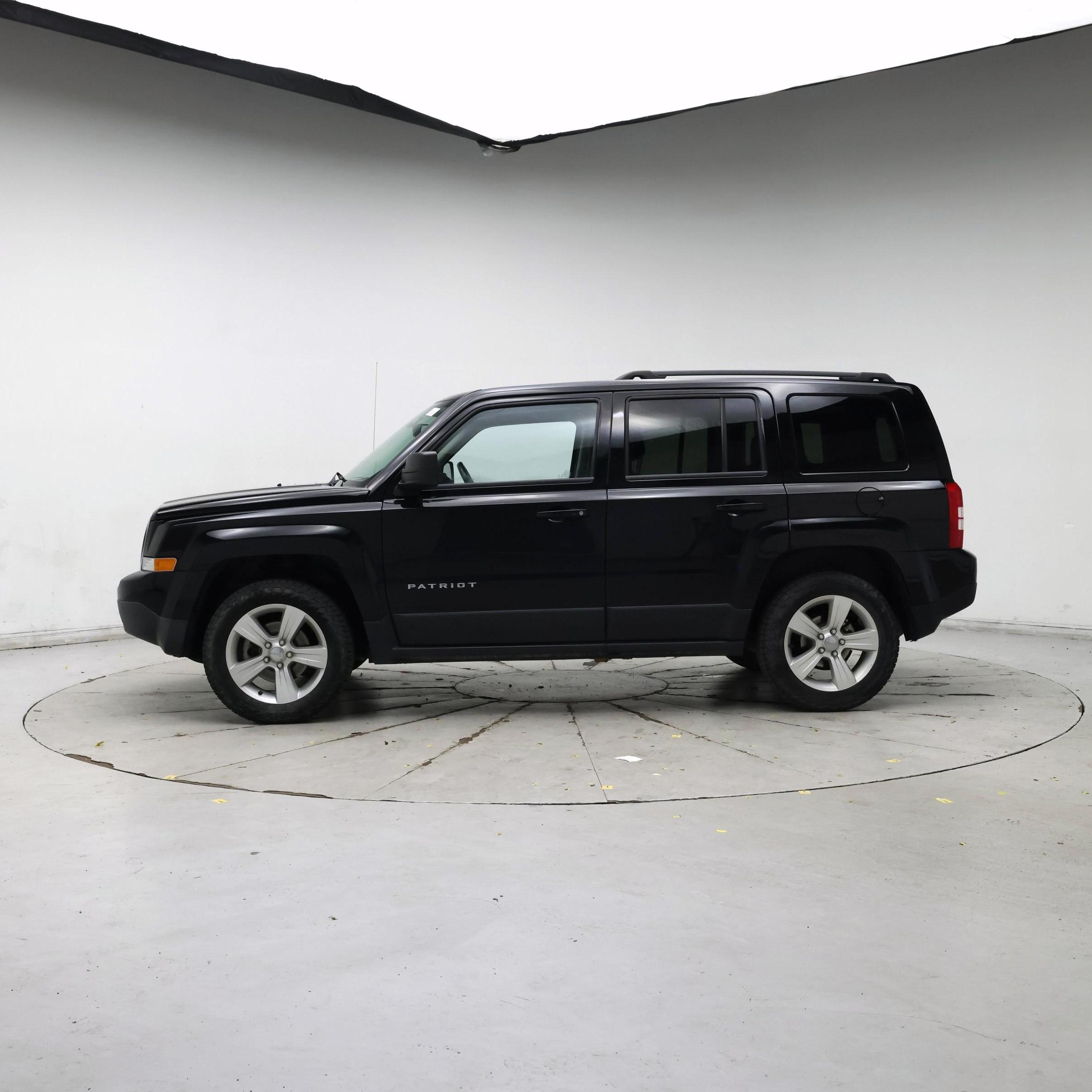 Thumbnail: 2017 Jeep Patriot - 3