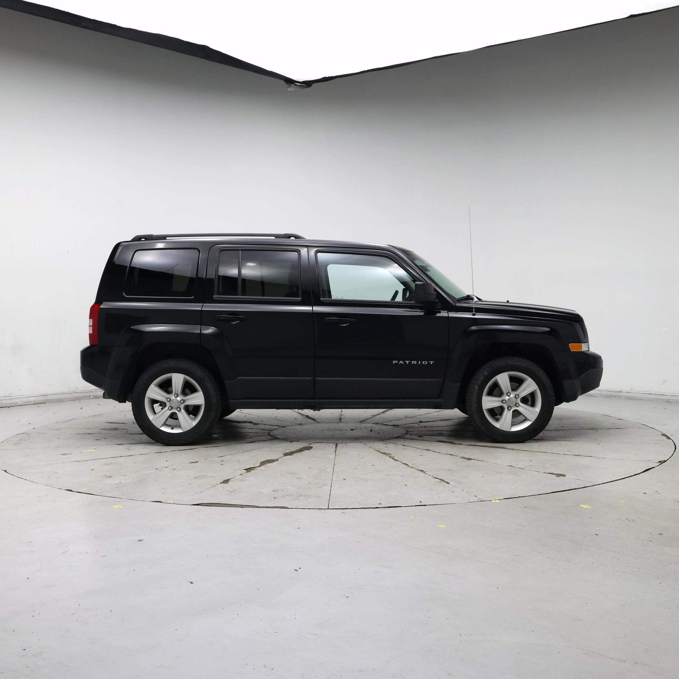 Thumbnail: 2017 Jeep Patriot - 7