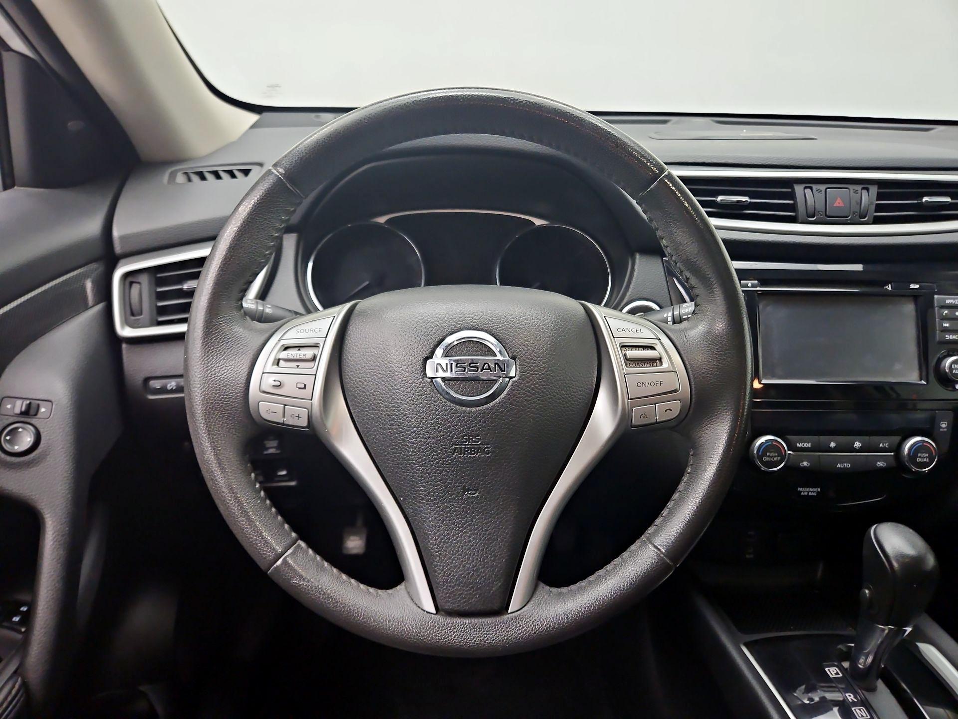 Thumbnail: 2016 Nissan Rogue - 10