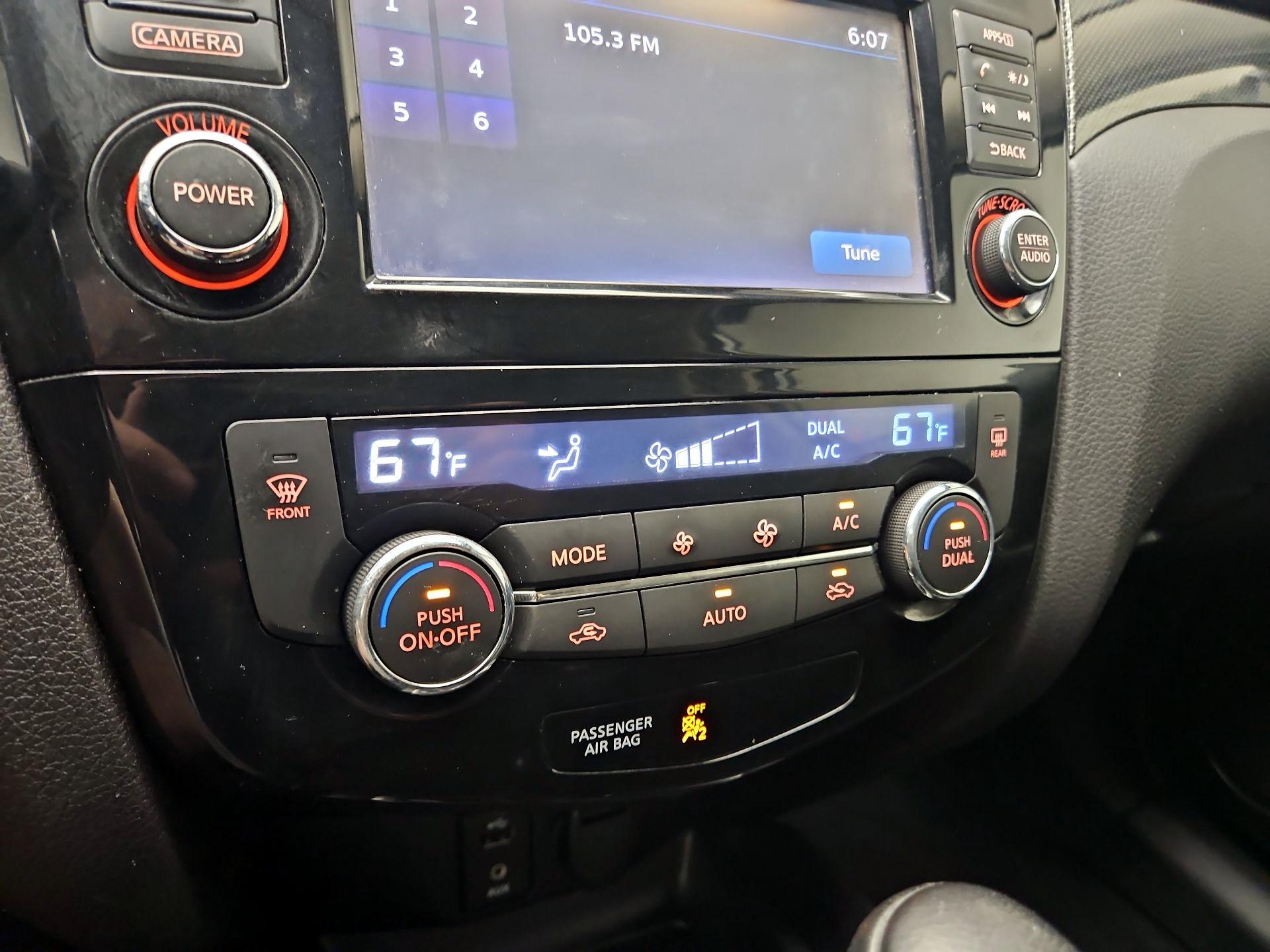 Thumbnail: 2016 Nissan Rogue - 17
