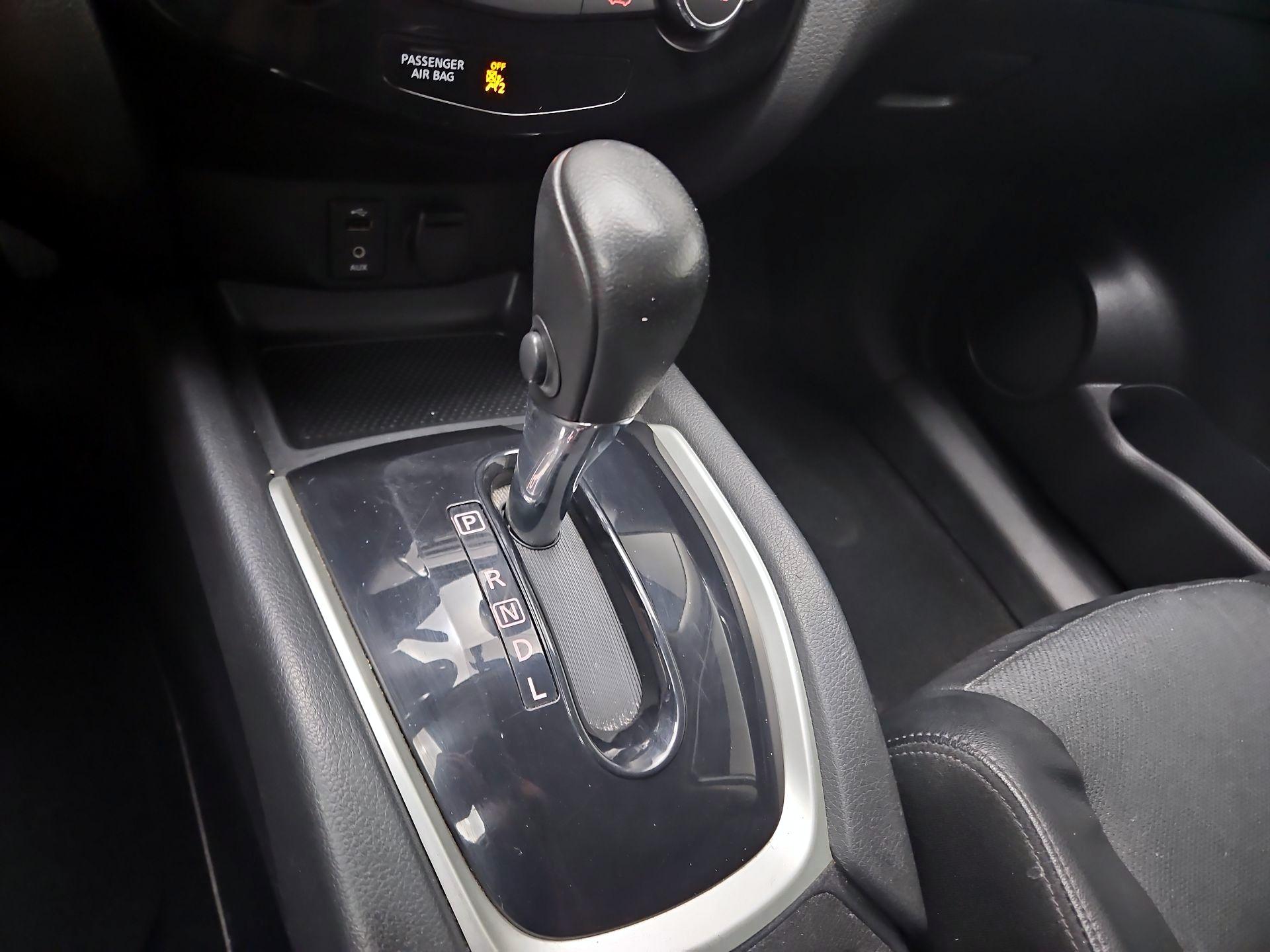 Thumbnail: 2016 Nissan Rogue - 18