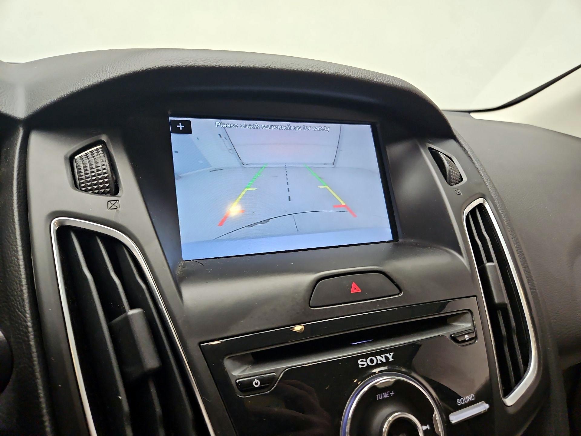 Thumbnail: 2016 Ford Focus - 14