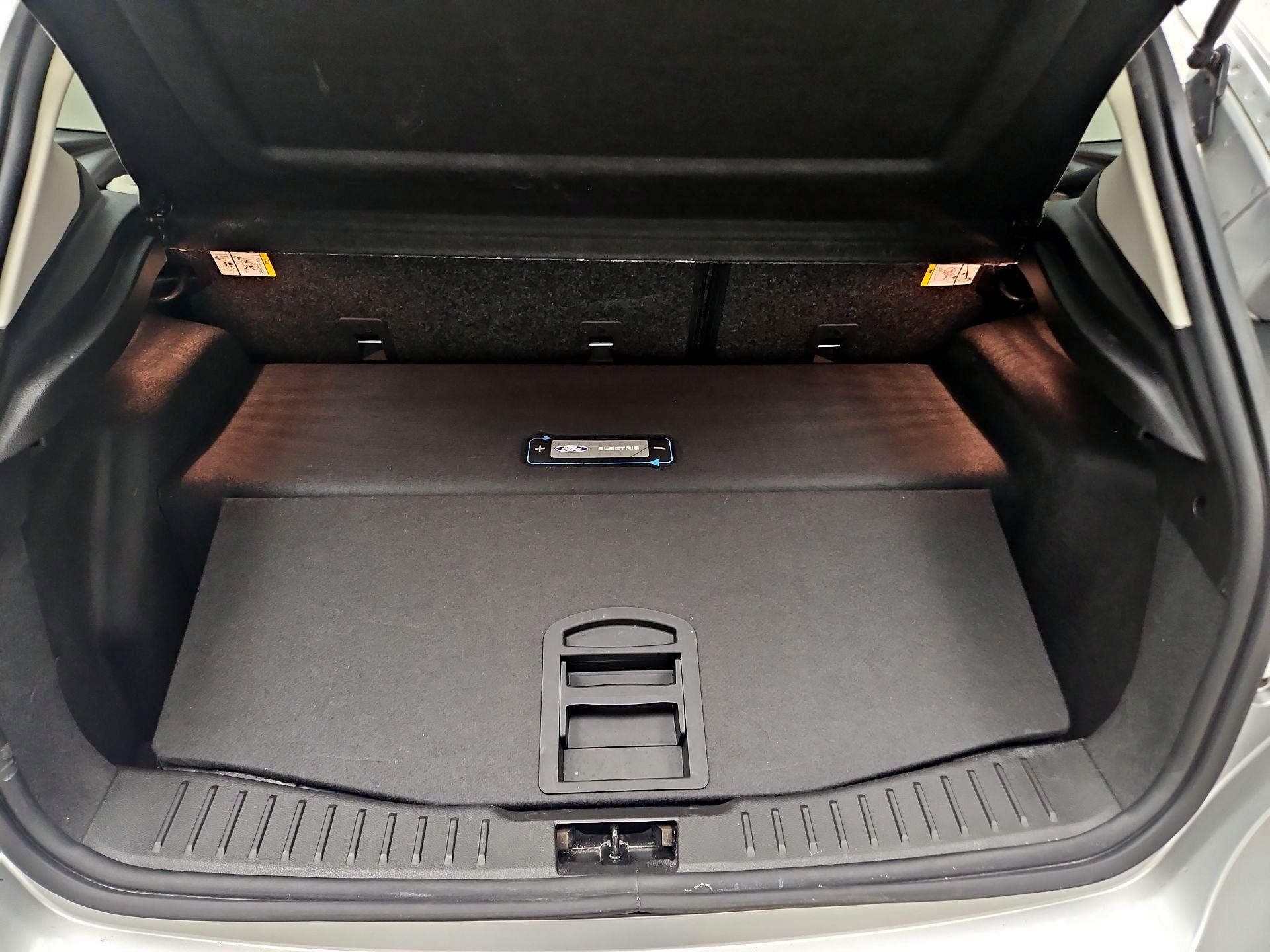 Thumbnail: 2016 Ford Focus - 19