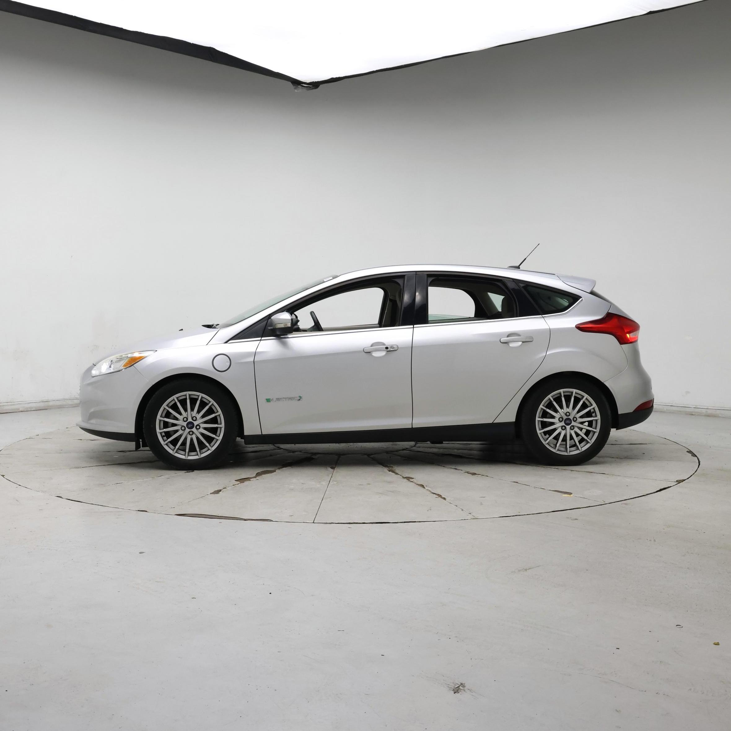 Thumbnail: 2016 Ford Focus - 3