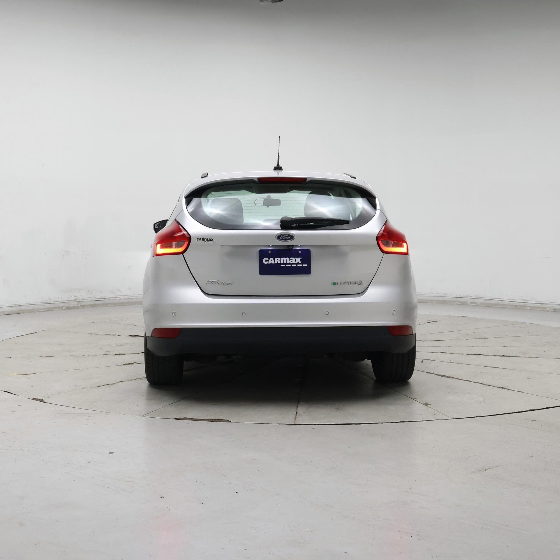 Thumbnail: 2016 Ford Focus - 6