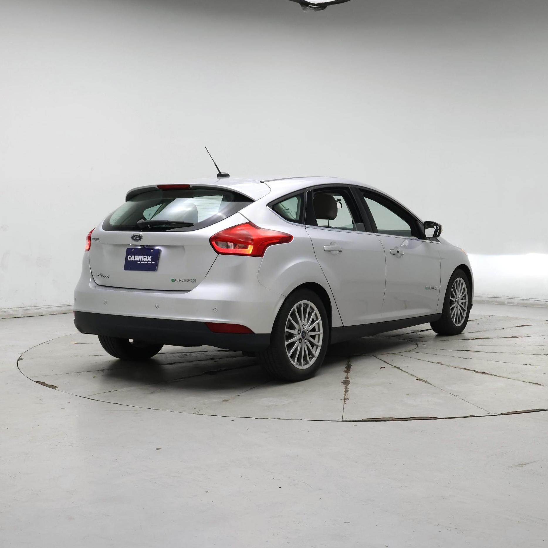 Thumbnail: 2016 Ford Focus - 8