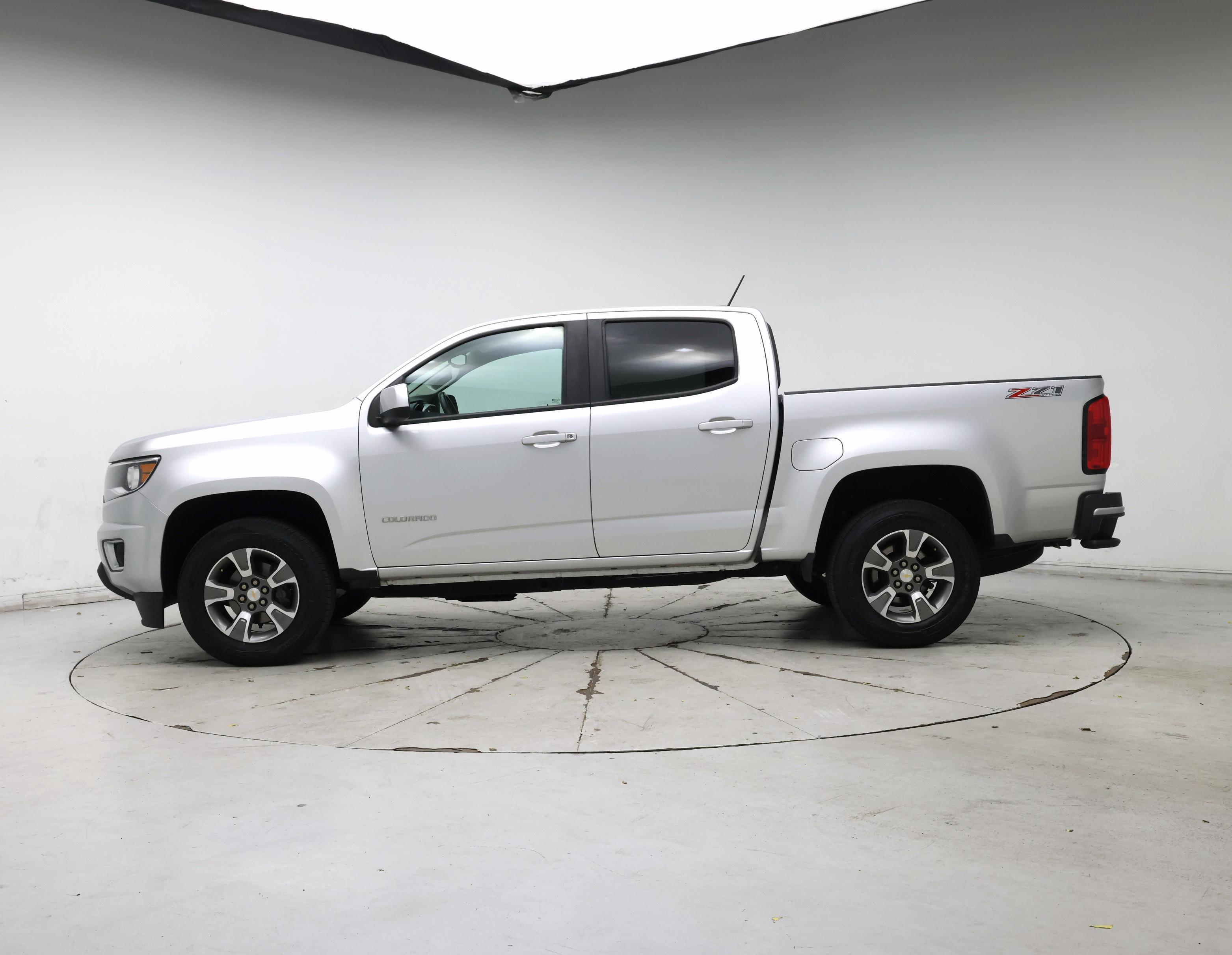 Thumbnail: 2016 Chevrolet Colorado - 3