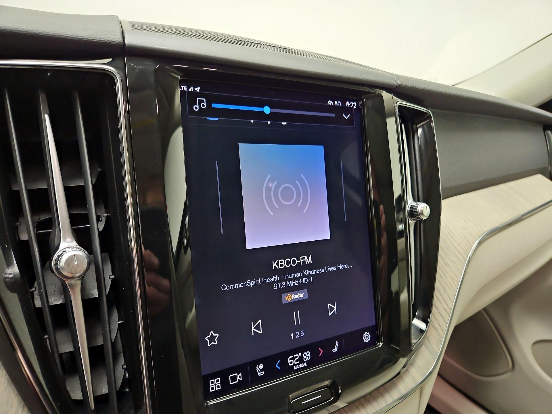 Thumbnail: 2023 Volvo XC60 - 16