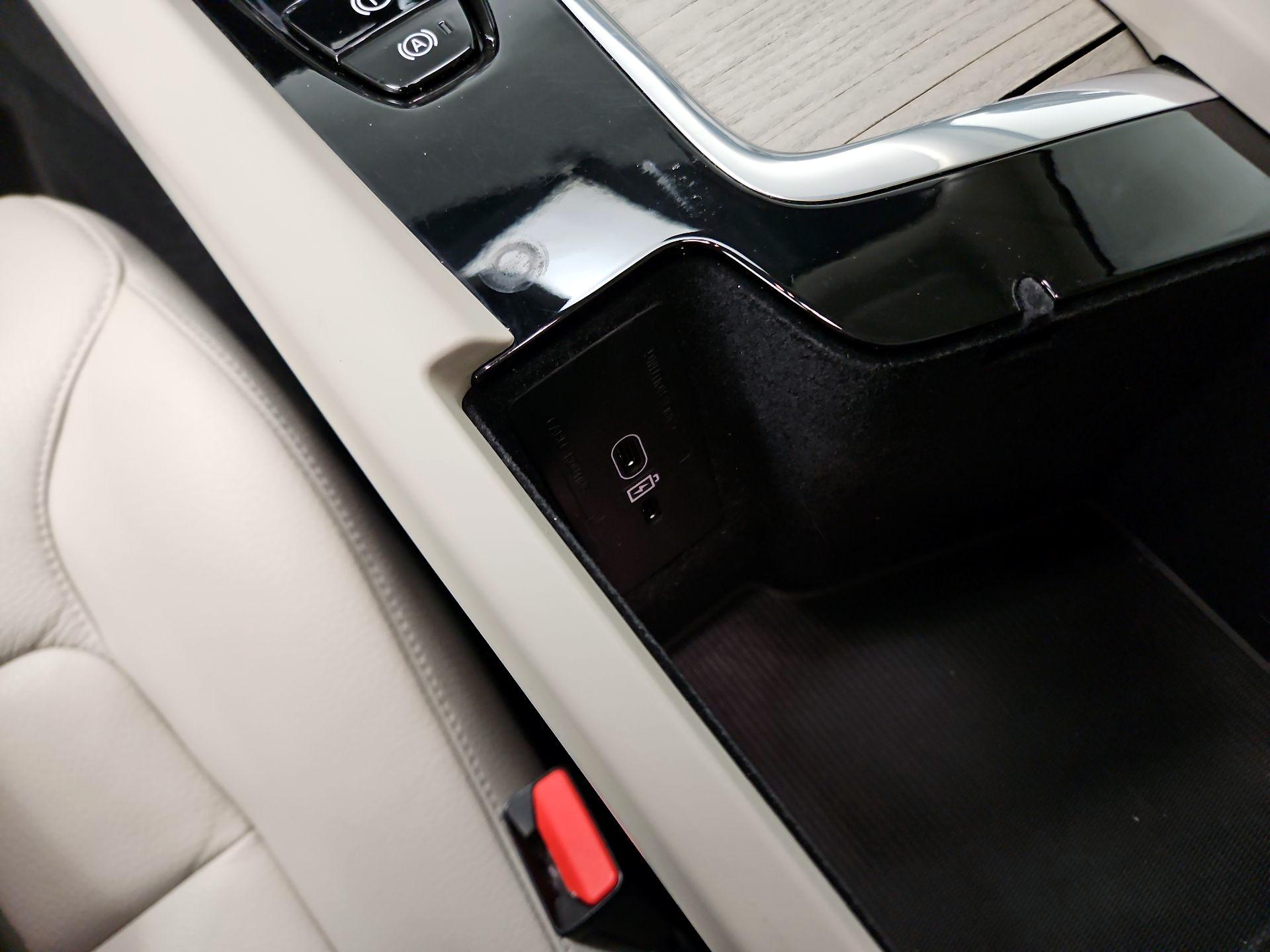 Thumbnail: 2023 Volvo XC60 - 19