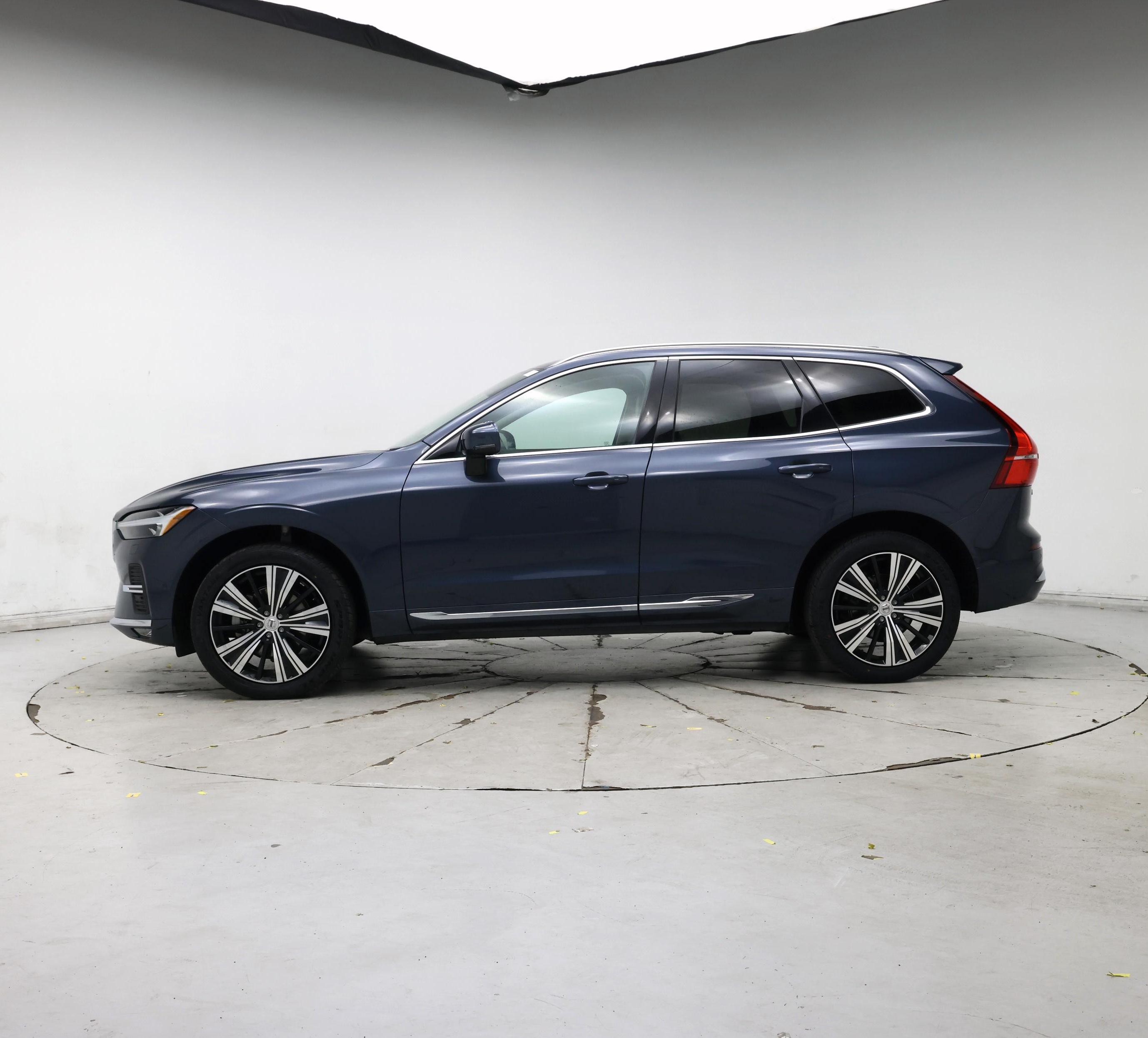 Thumbnail: 2023 Volvo XC60 - 3