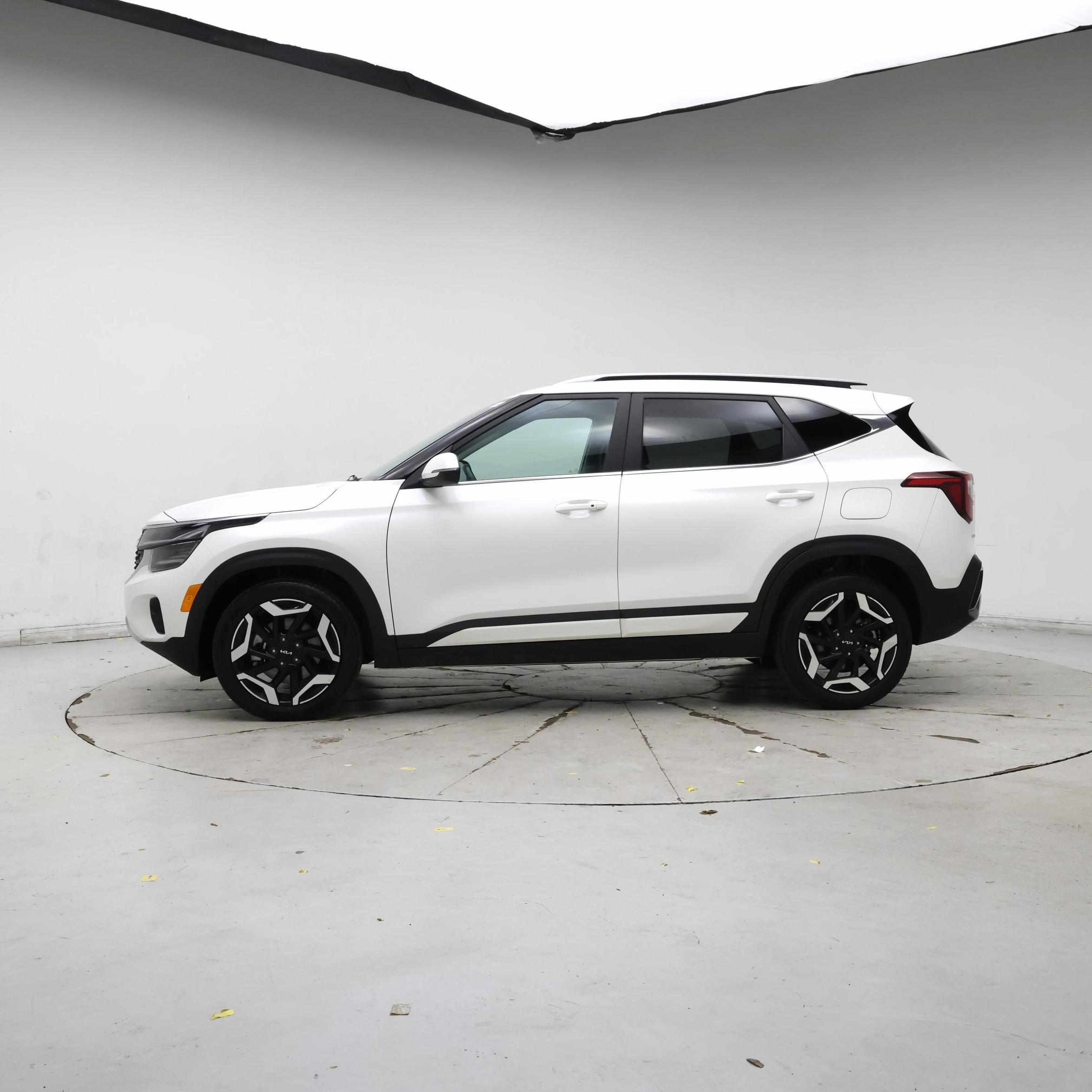 Thumbnail: 2024 Kia Seltos - 3