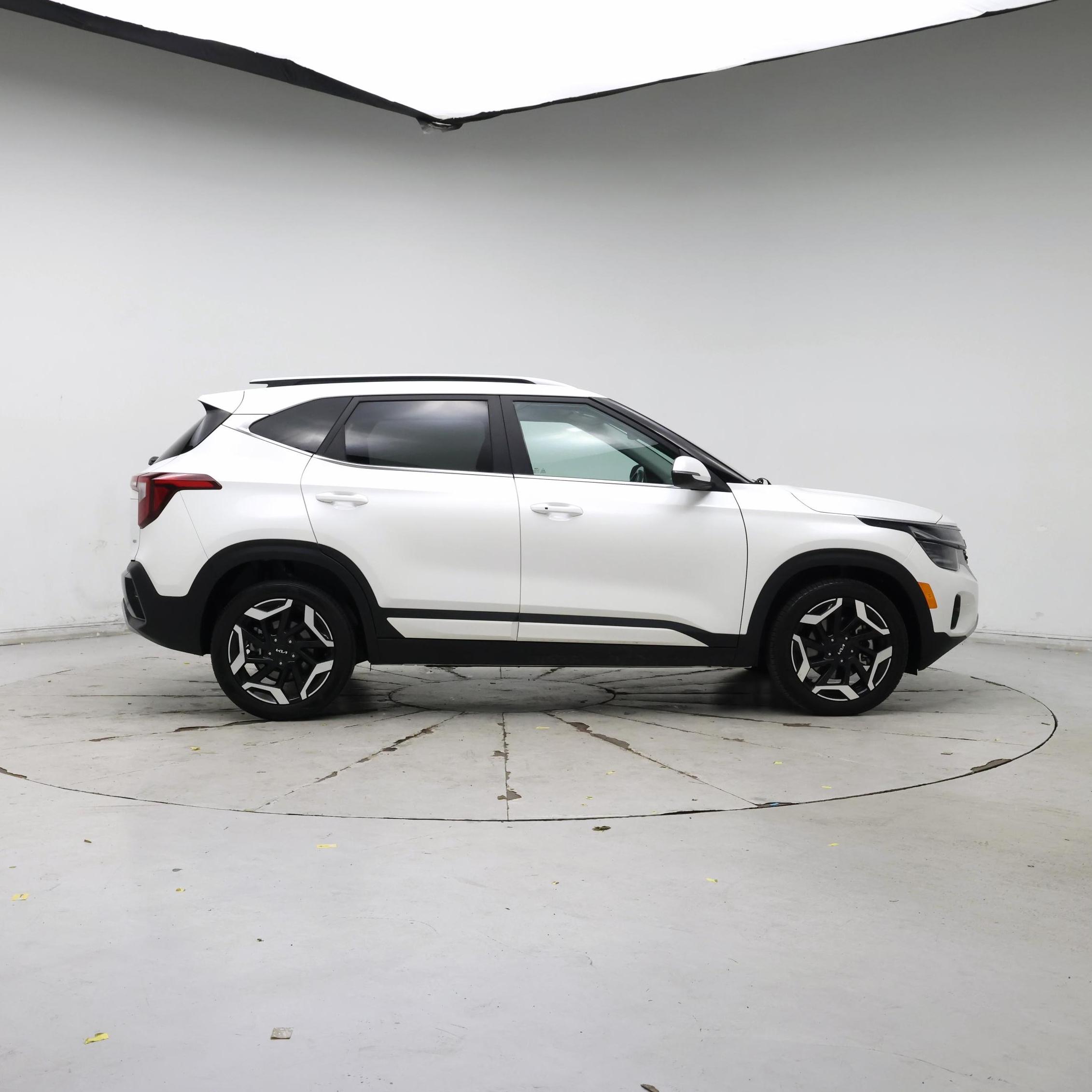 Thumbnail: 2024 Kia Seltos - 7