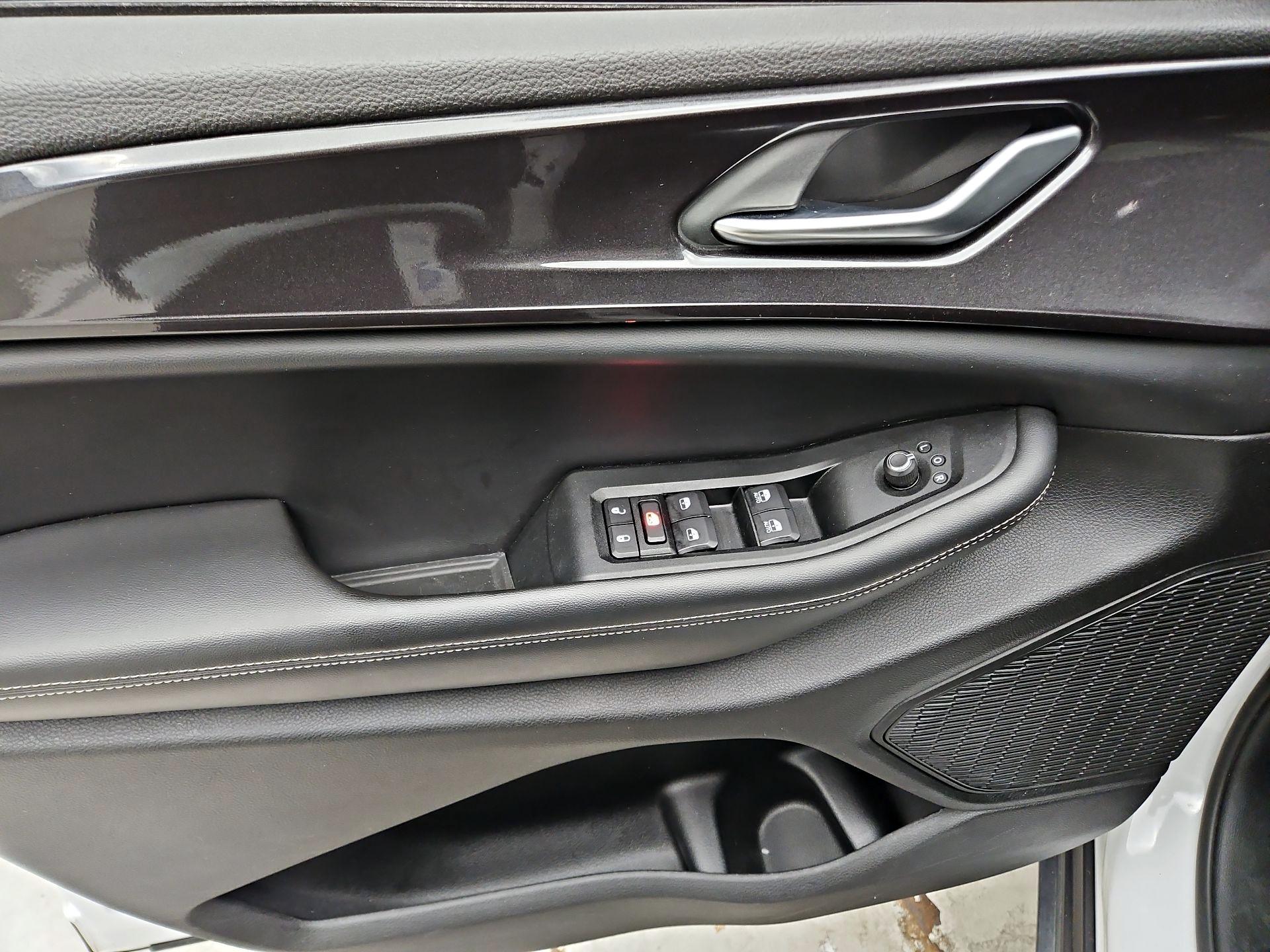 Thumbnail: 2023 Jeep Grand Cherokee - 12