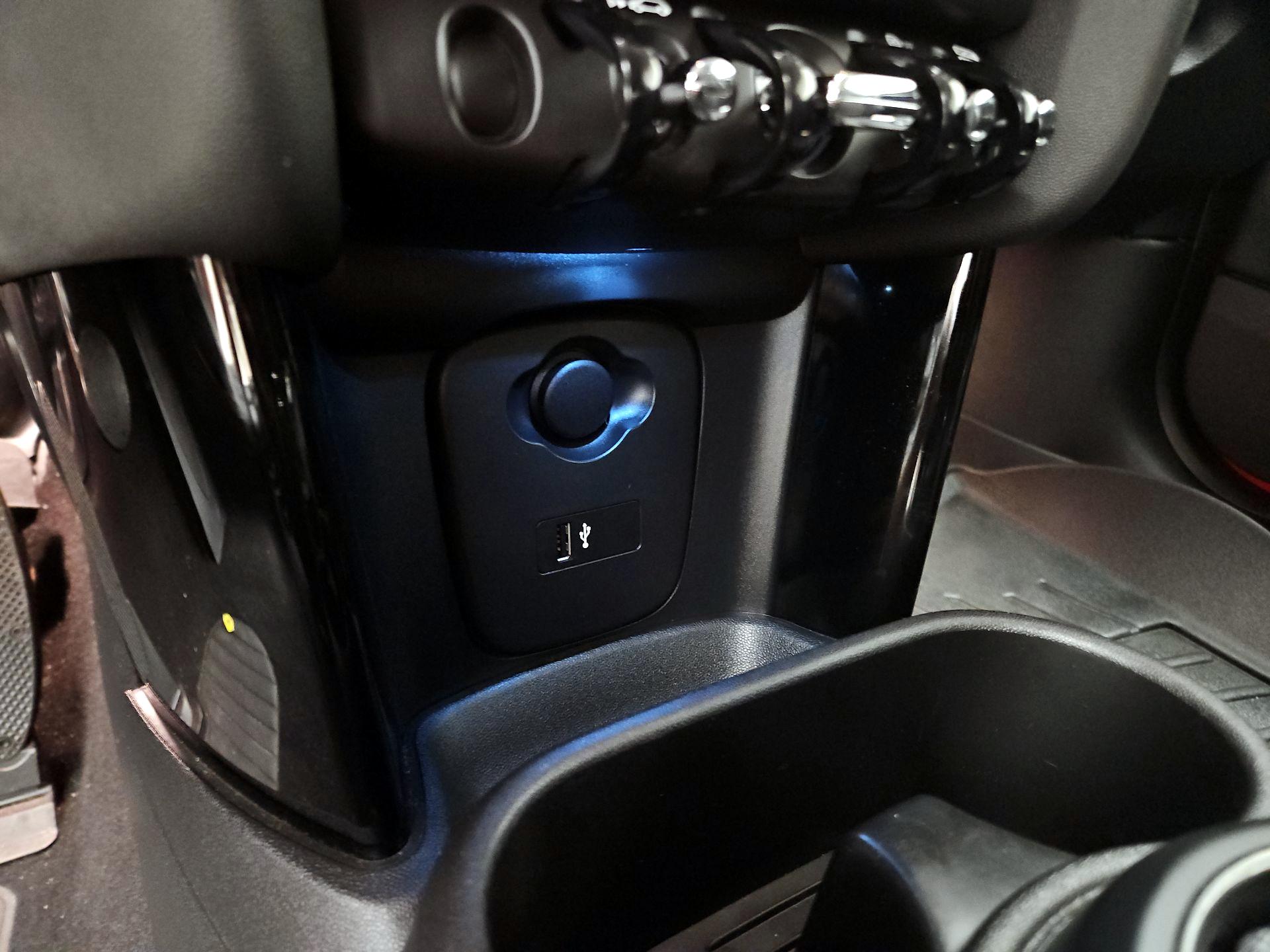 Thumbnail: 2023 MINI Cooper Hardtop - 17