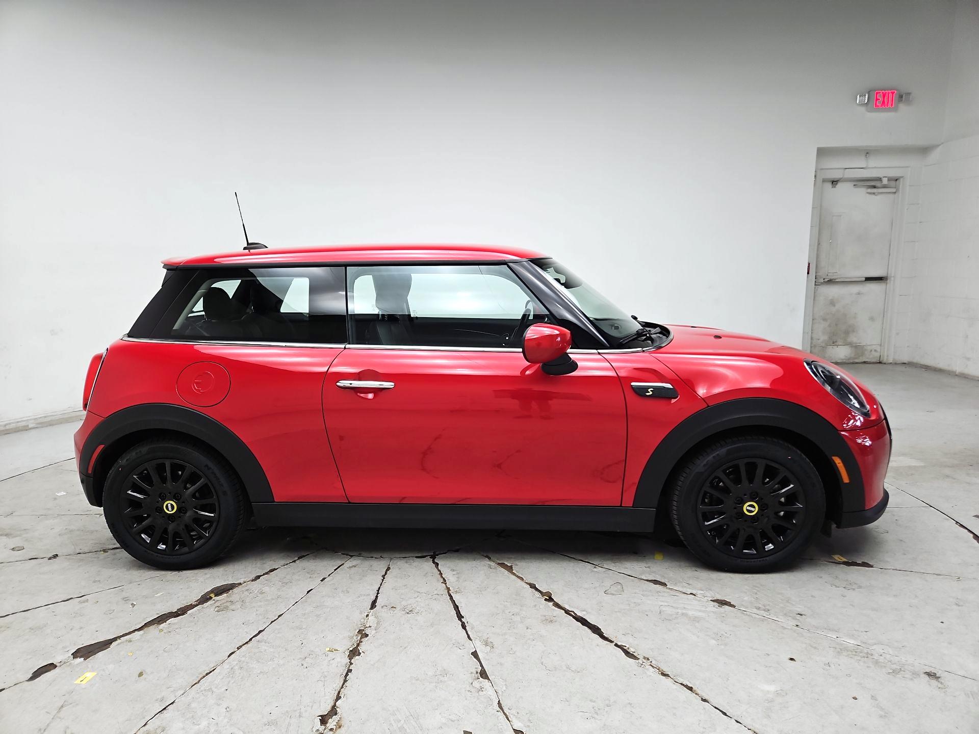 Thumbnail: 2023 MINI Cooper Hardtop - 4