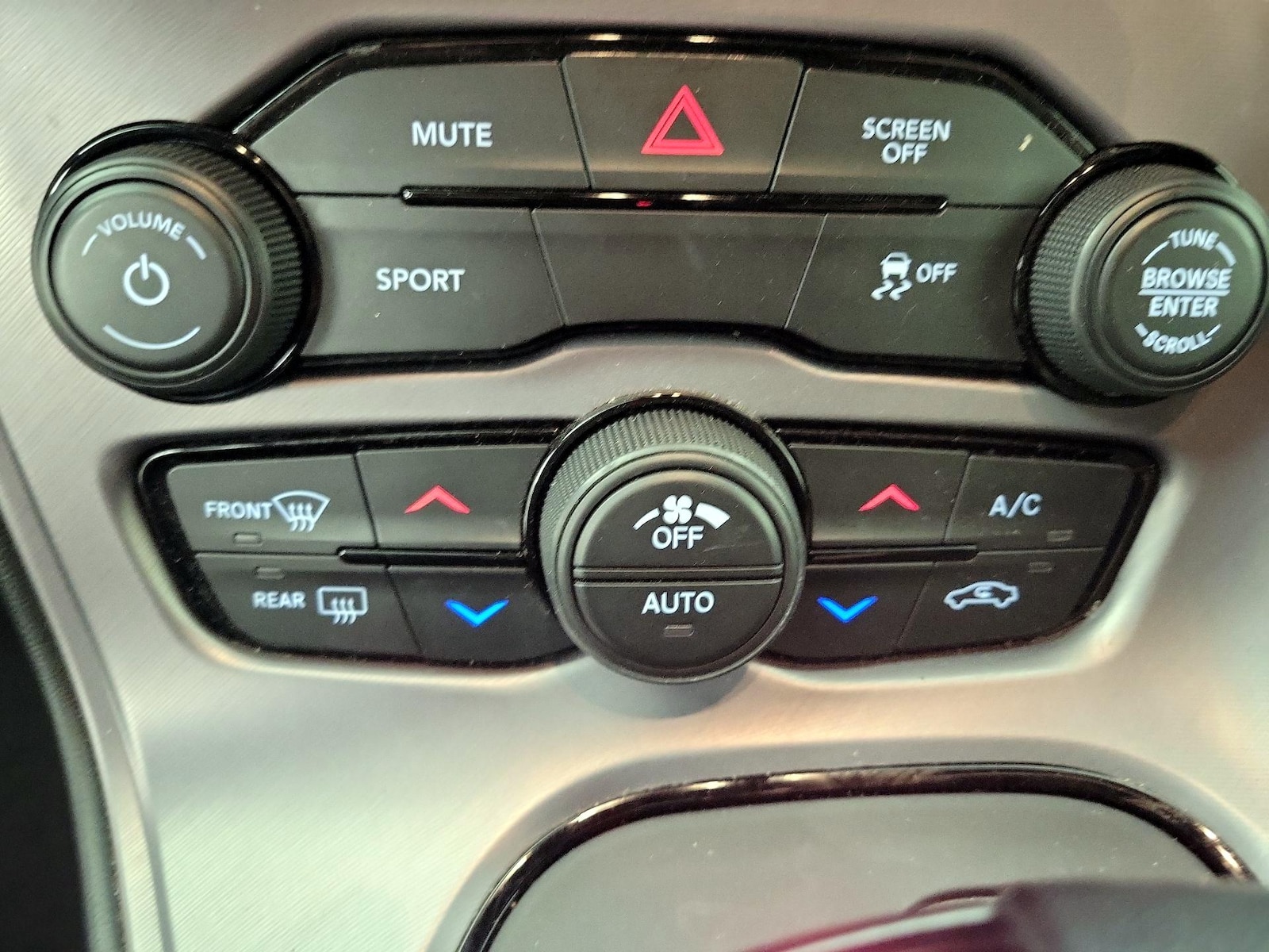 2023 Dodge Challenger SXT - Photo 17