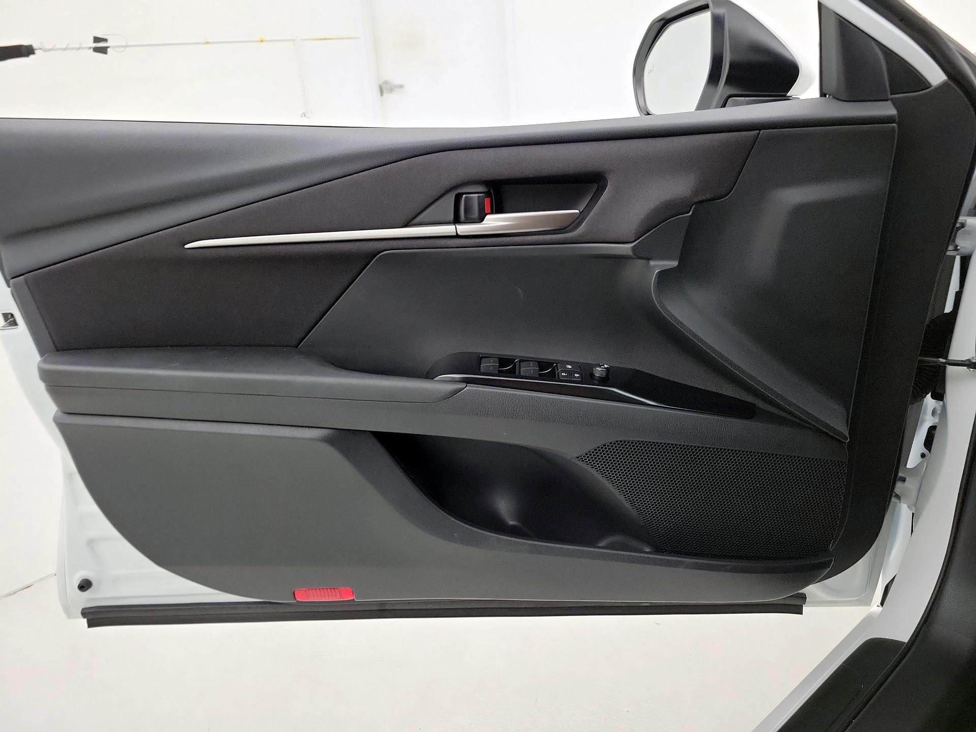 Thumbnail: 2025 Toyota Camry - 12